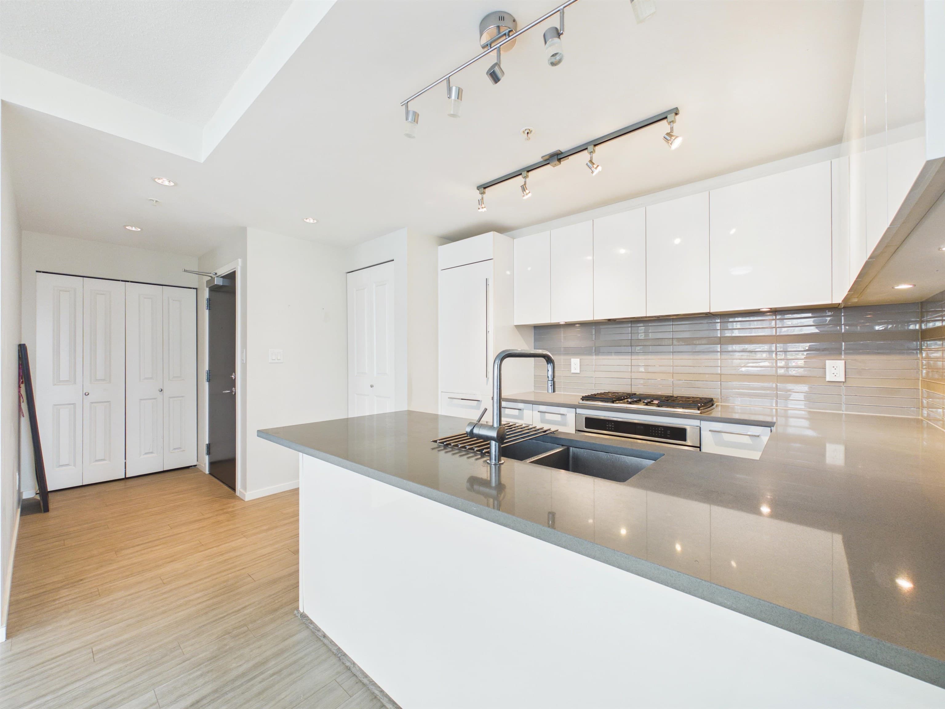 505 - 6658 Dow Avenue, Burnaby, V5H 0C7 — photo 5