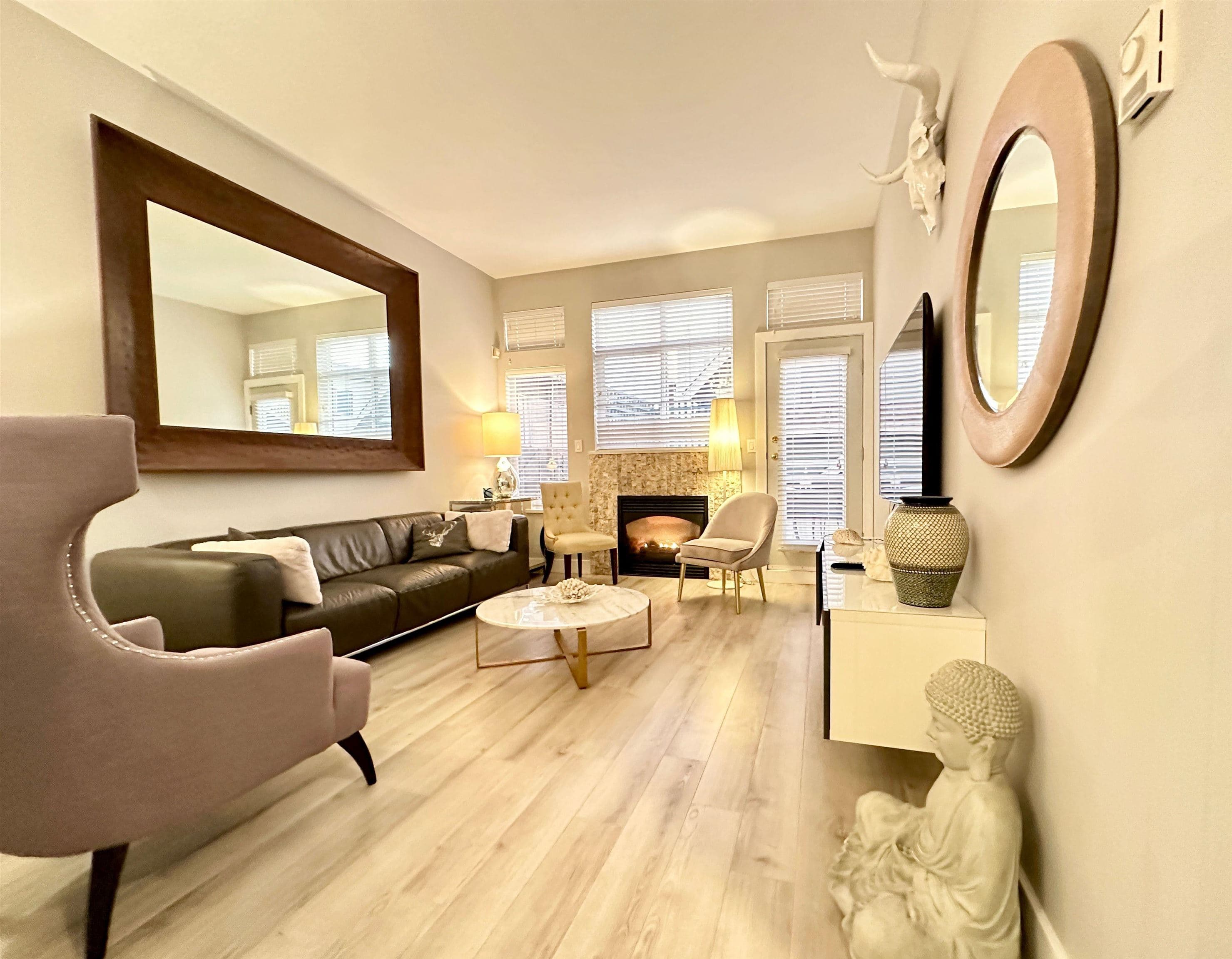 D - 136 W 4th Street, Vancouver, V7M 1H5 — photo 2