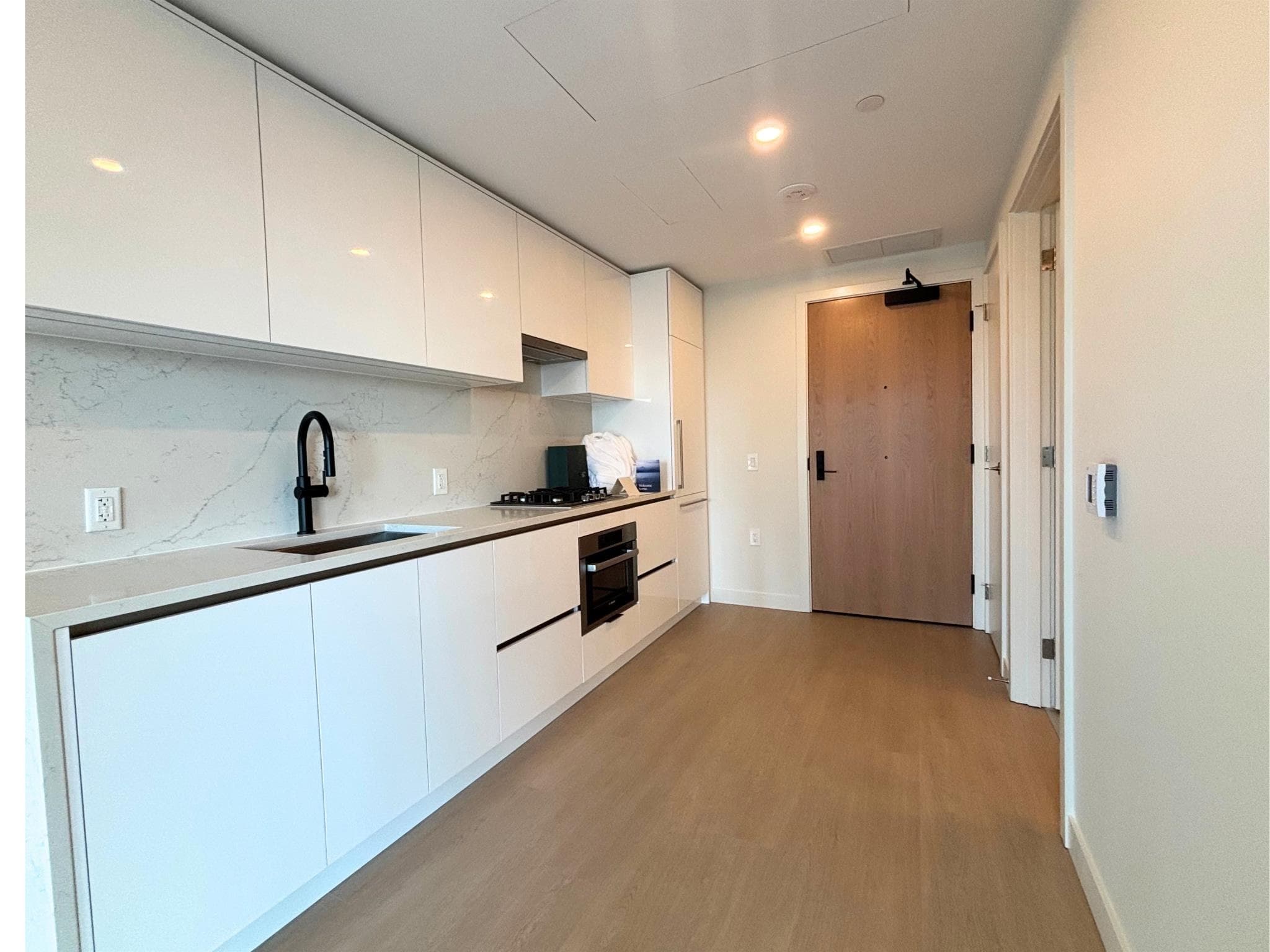 1503 - 5987 Wilson Avenue, Burnaby, V5H 0L7 — photo 4
