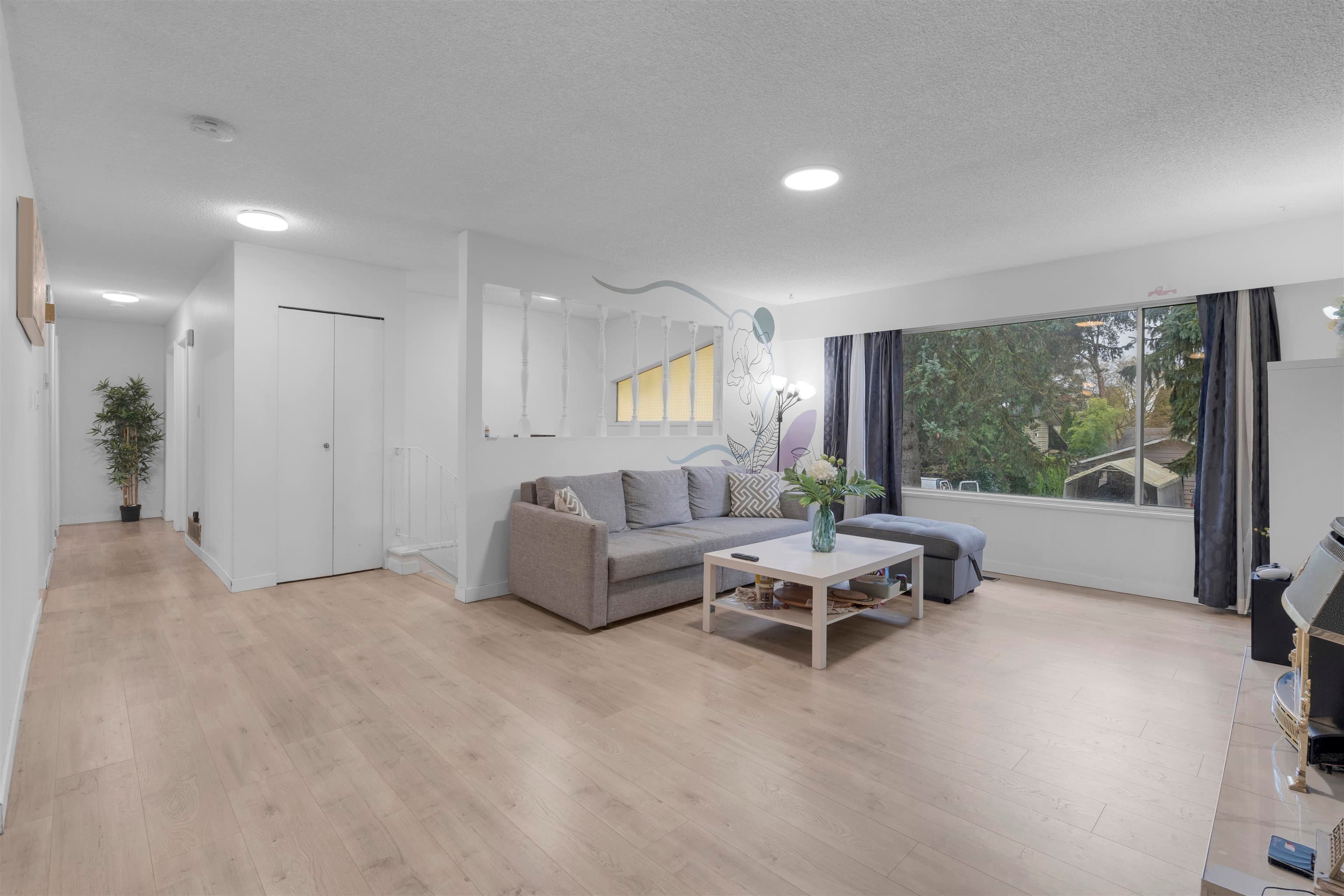 12110 Greenwell Street, Maple Ridge, V2X 7N1 — photo 3