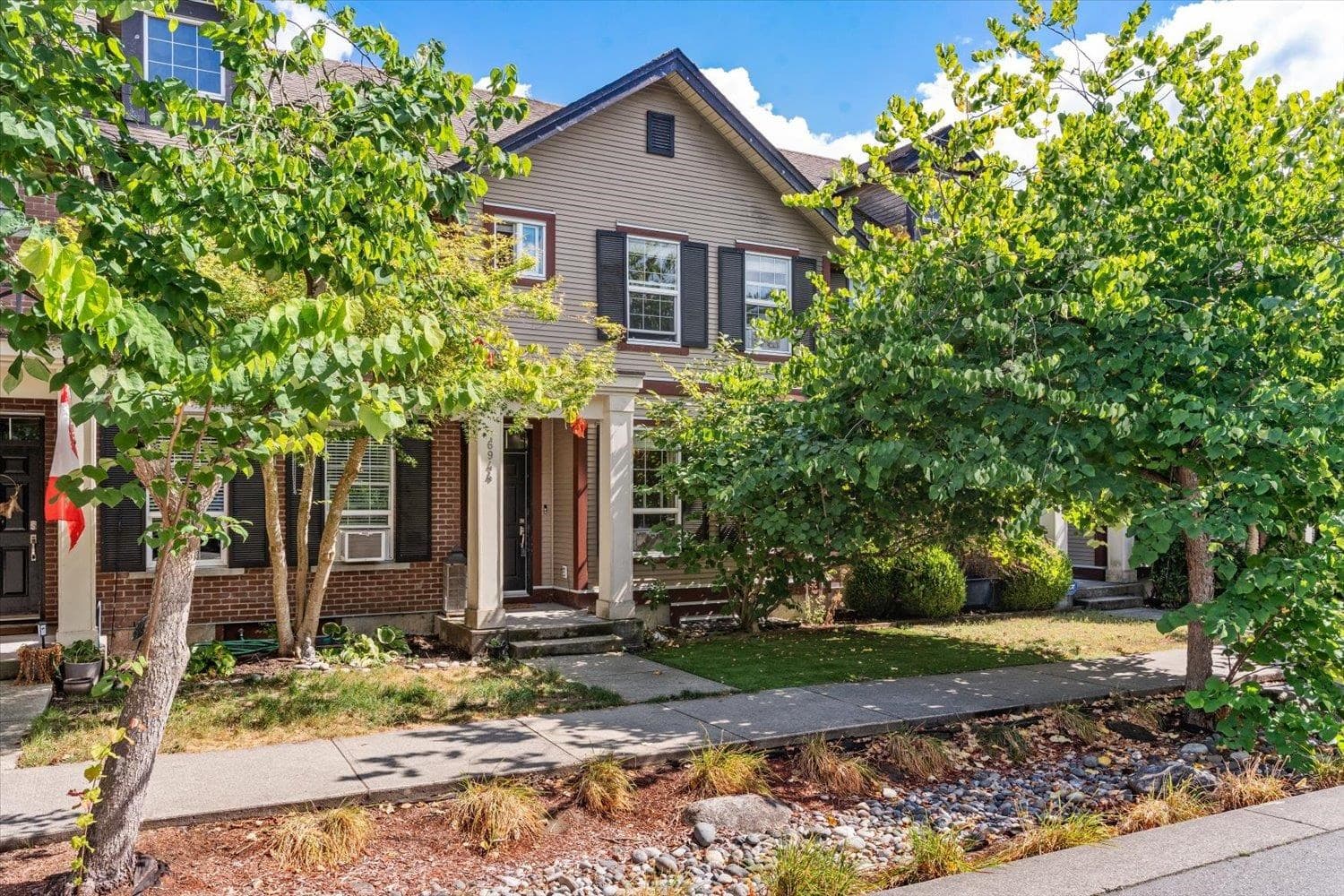6944 208a Street, Langley, V2Y 0G1 — photo 2