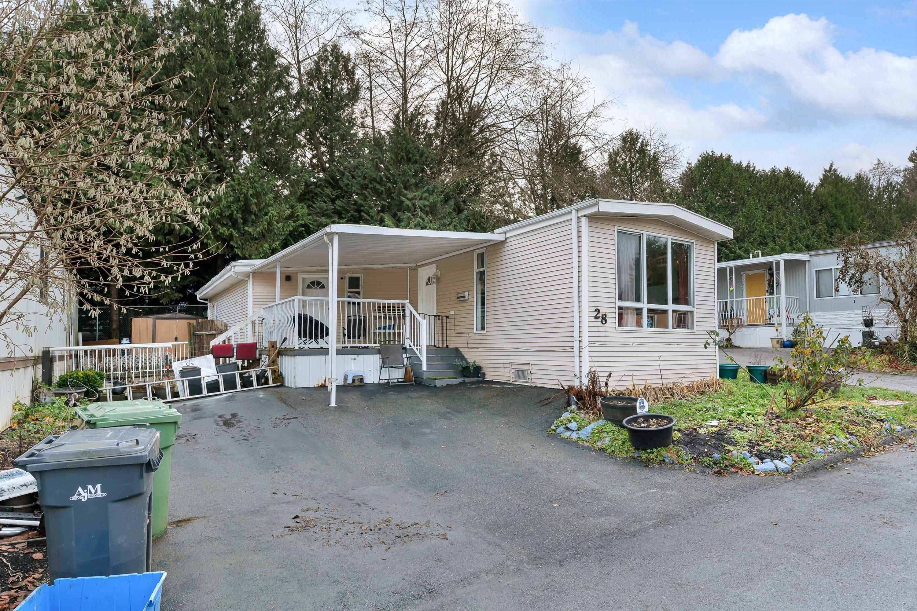 28 - 8220 King George Boulevard, Surrey, V3W 5C2 — photo 1