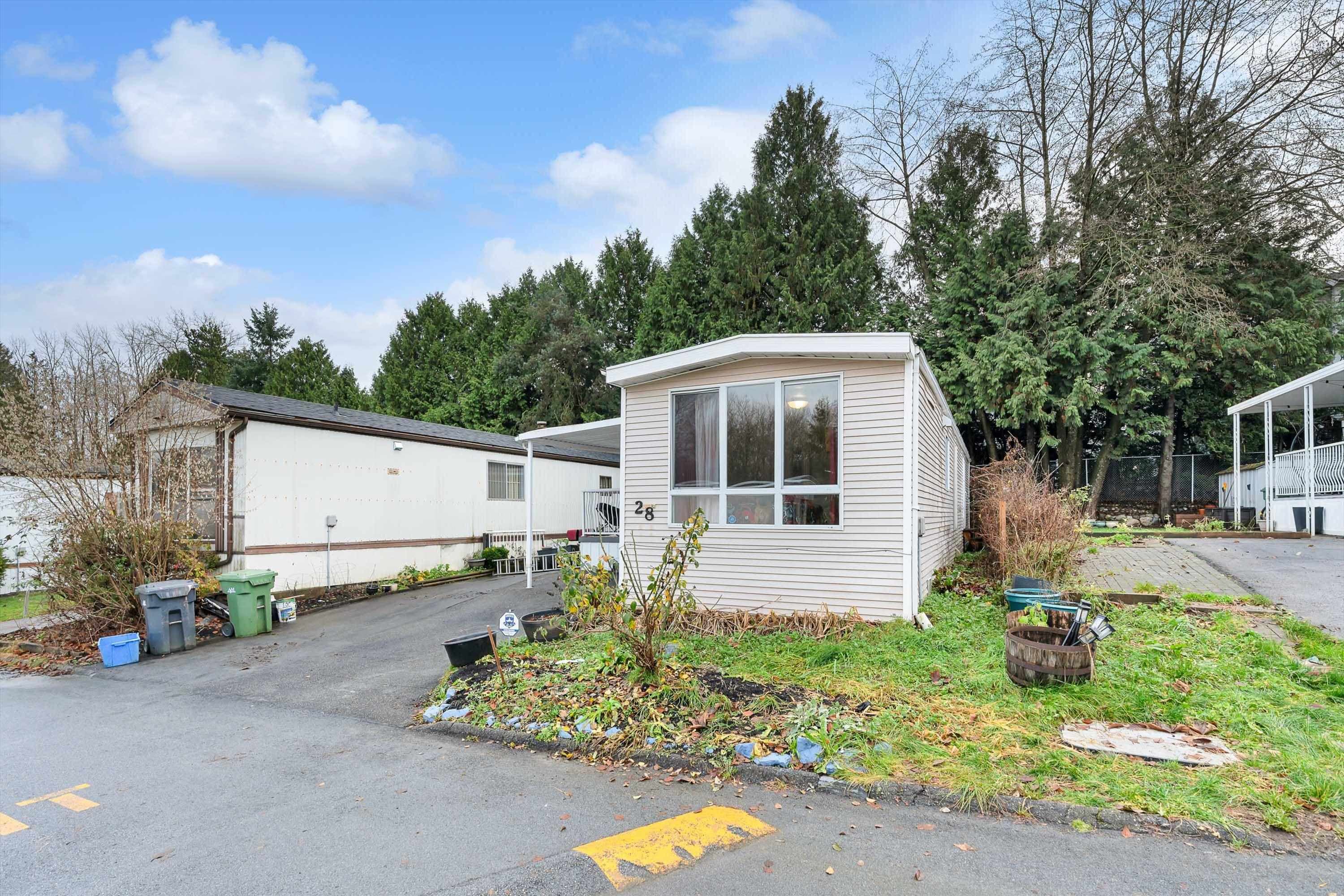 28 - 8220 King George Boulevard, Surrey, V3W 5C2 — photo 5