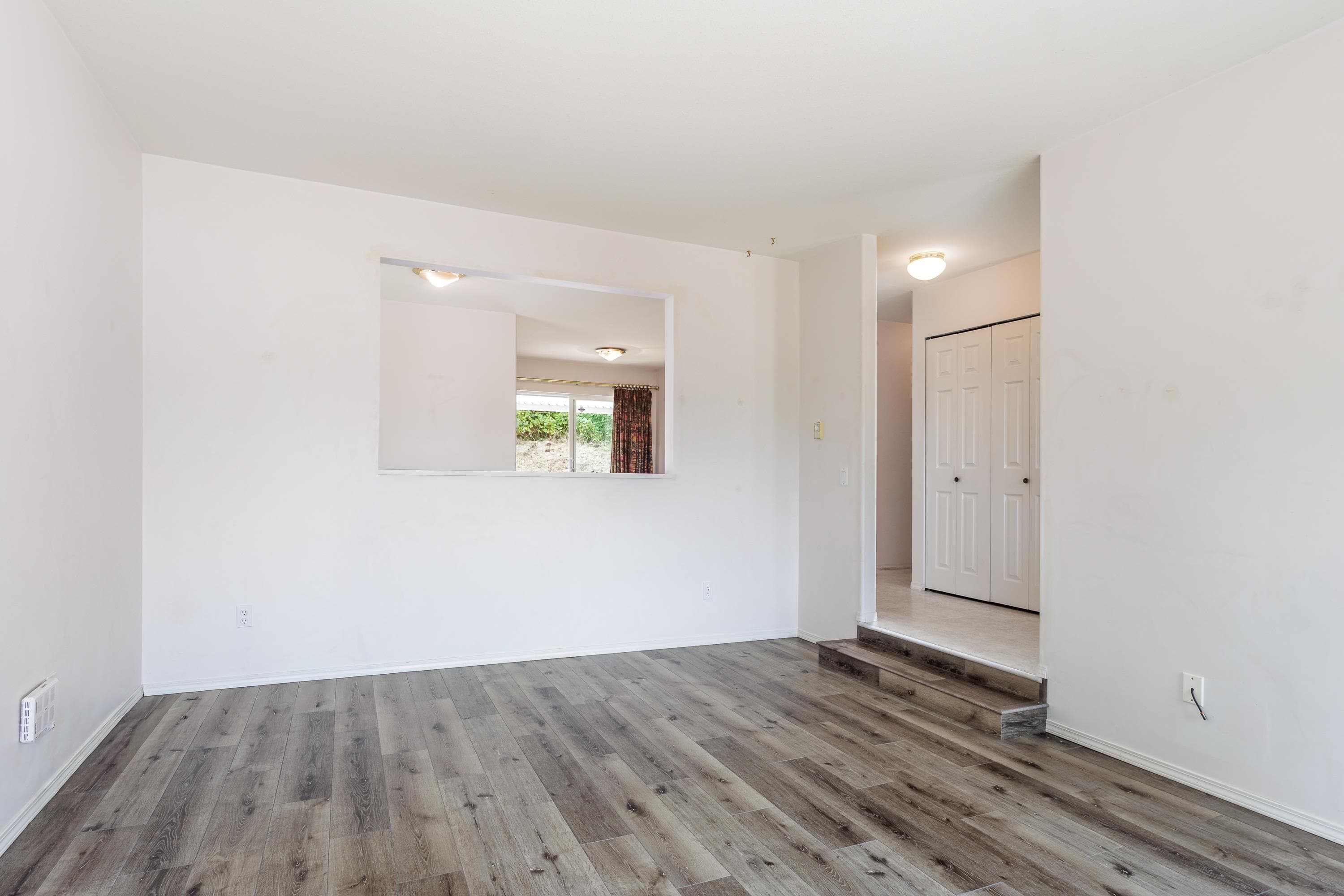 5728 Trail Avenue, Sechelt, V7Z 0L8 — photo 5