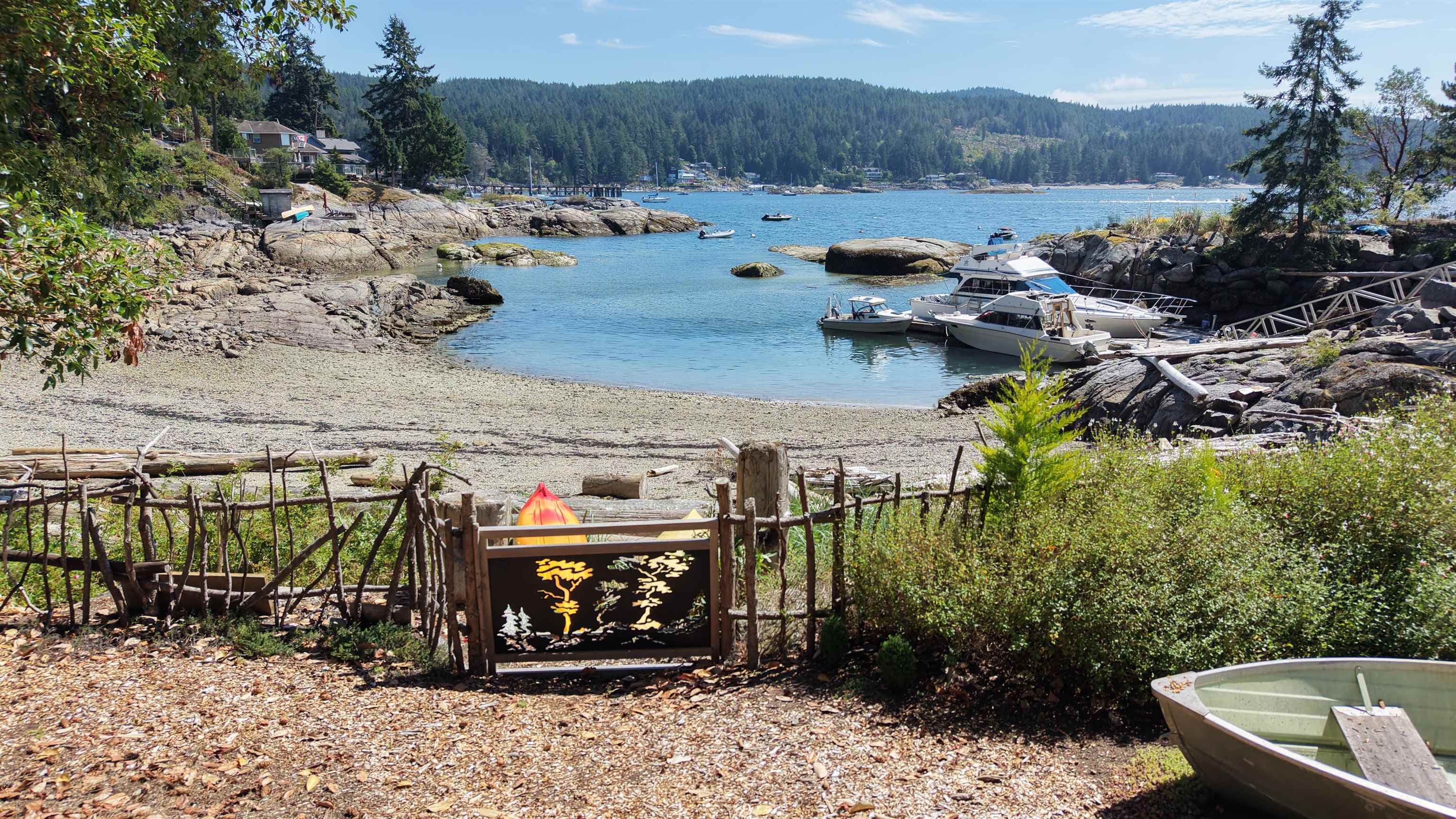 9219 Hydaway Road, Halfmoon Bay, V7Z 1B4 — photo 2