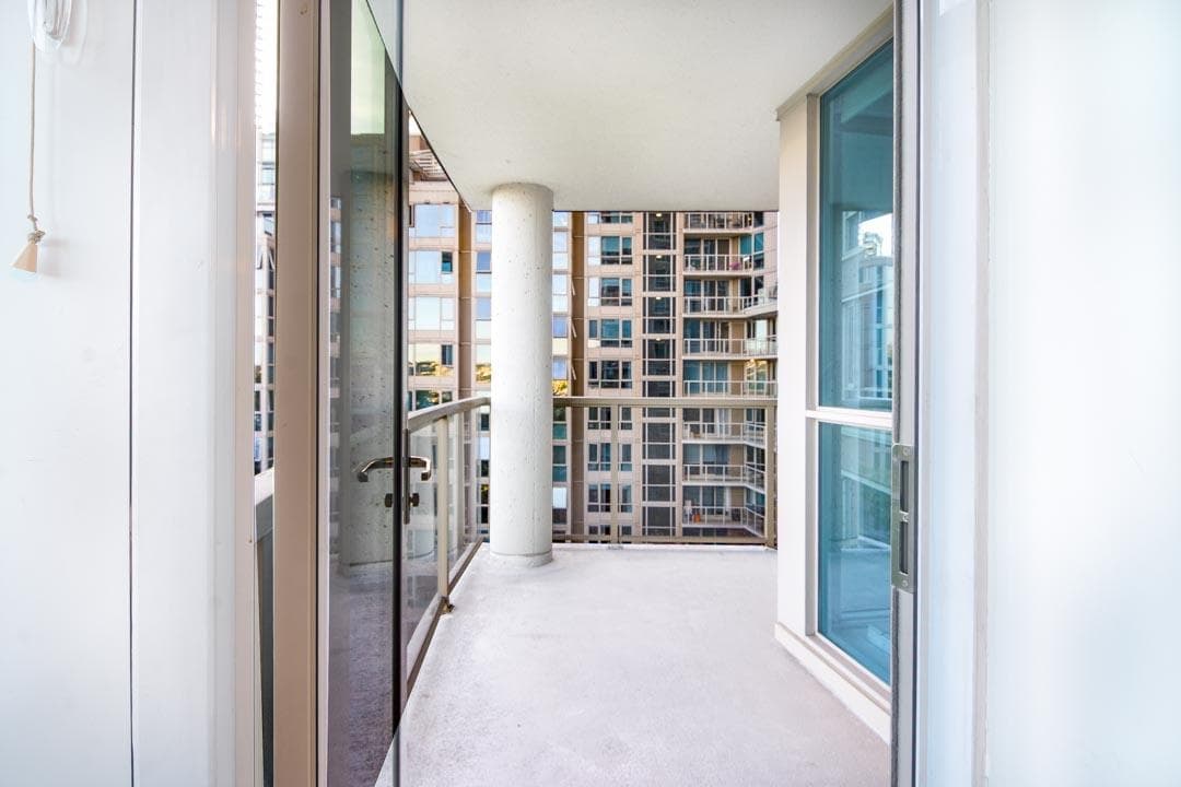802 - 388 Drake Street, Vancouver, V6B 6A8 — photo 5