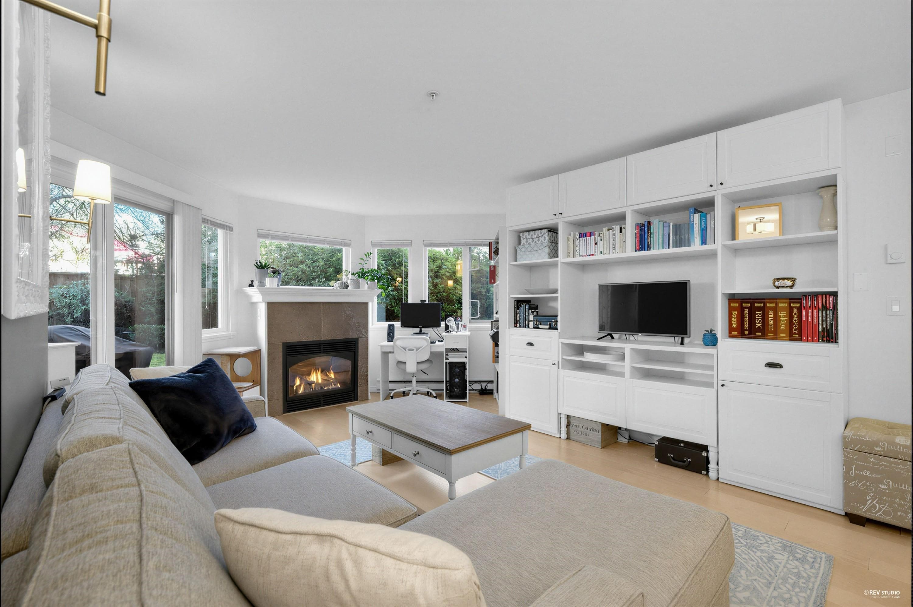 211 - 7139 18th Avenue, Burnaby, V3N 4Z3 — photo 3