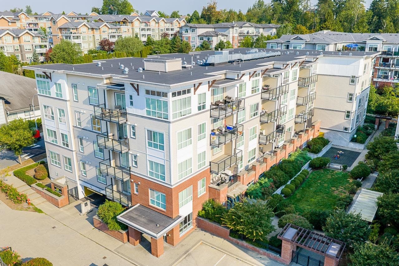 302 - 6468 195a Street, Surrey, V4N 6R6 — photo 1