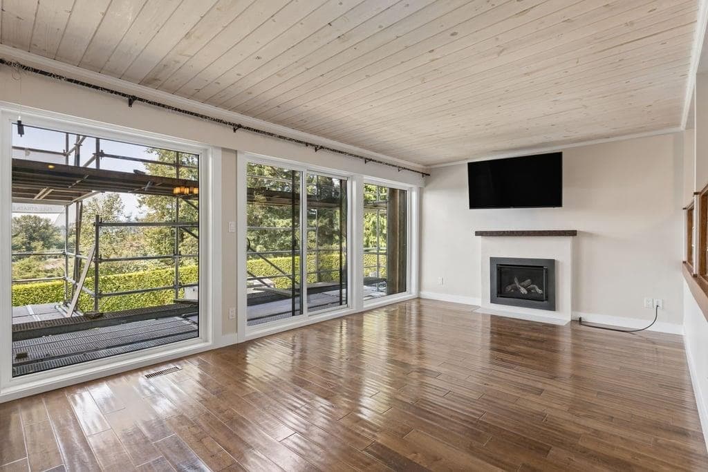 1056 Lillooet Road, North Vancouver, V7J 2H8 — photo 2