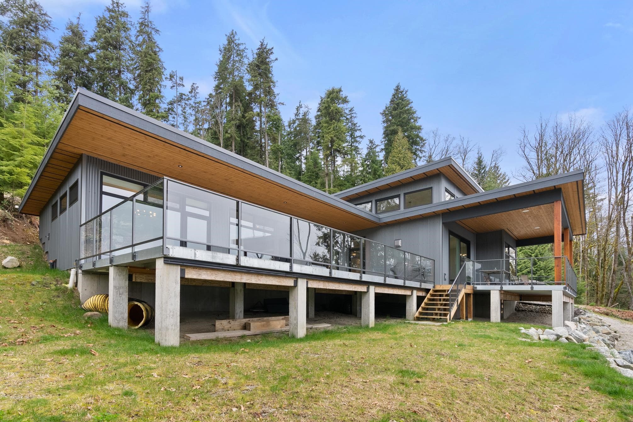103 Witherby Road, Gibsons, V0N 1V6 — photo 1