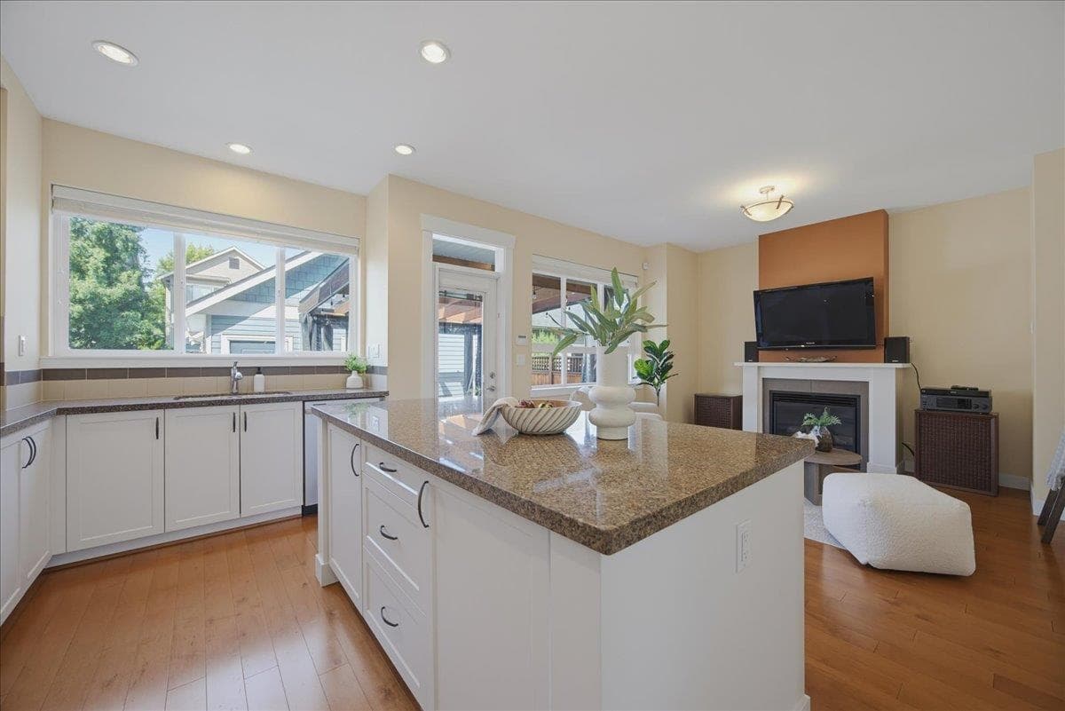321 172a Street, Surrey, V3Z 9P7 — photo 5