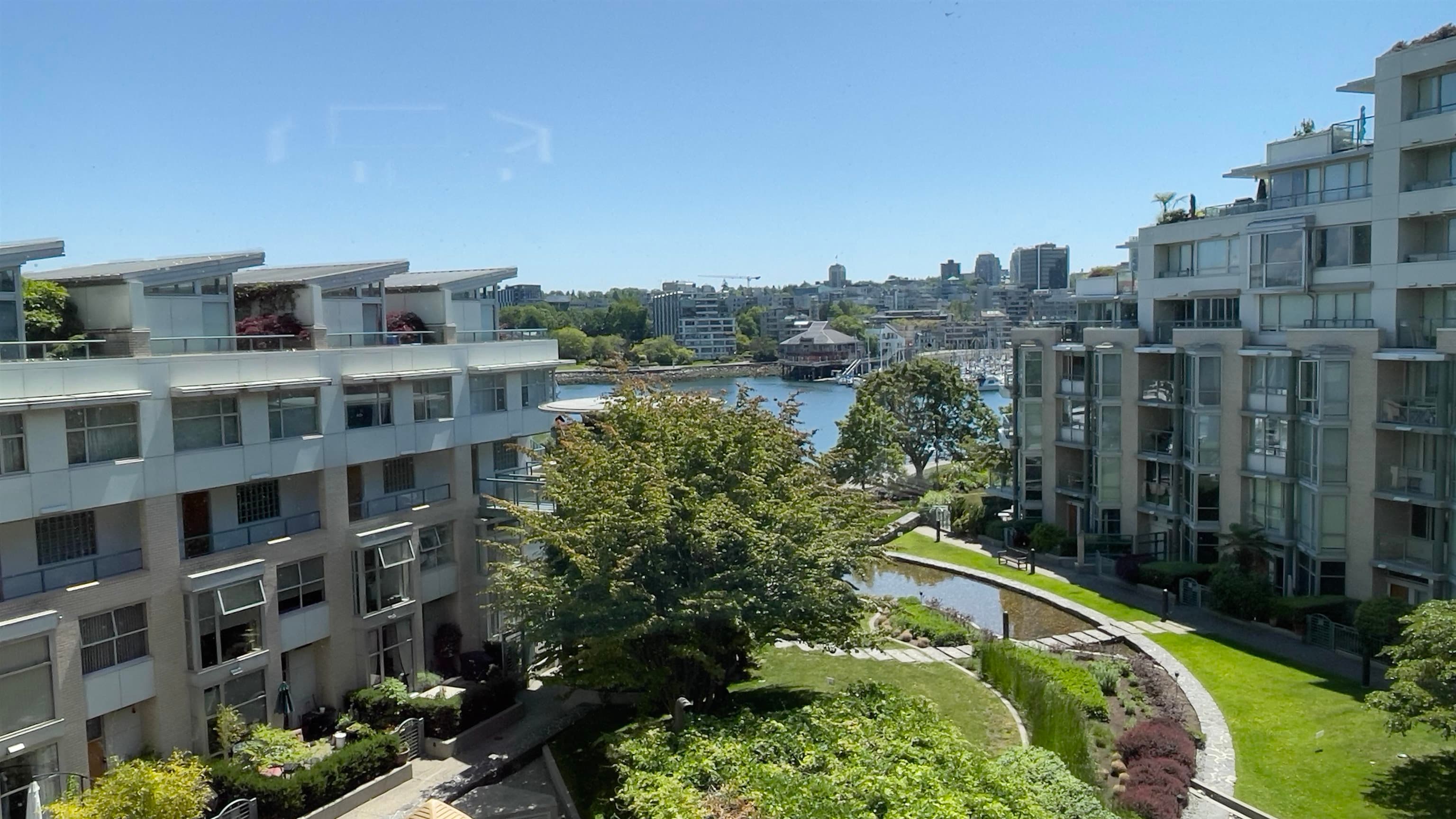 605 - 1228 Marinaside Crescent, Vancouver, V6Z 2W4 — photo 2