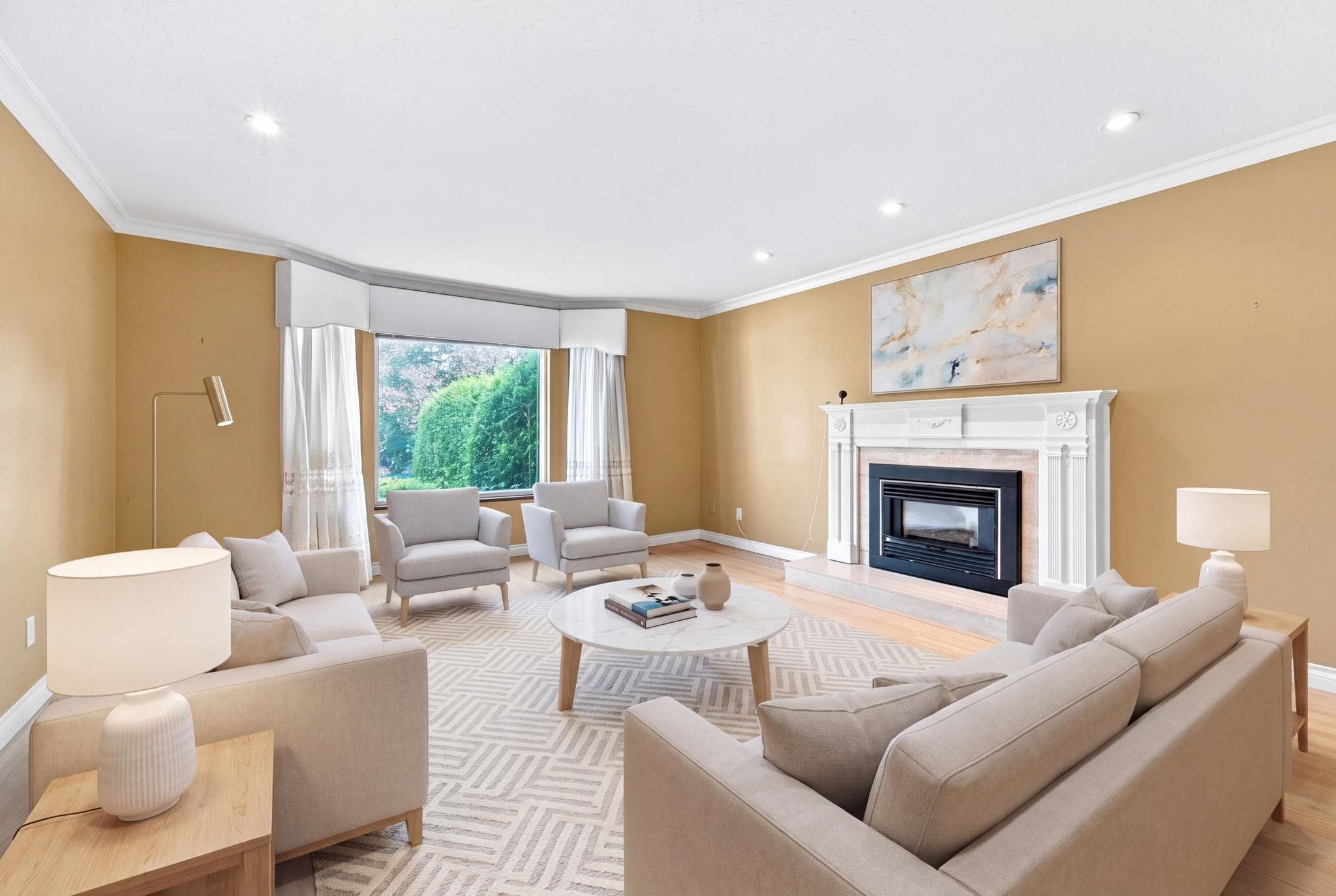 5519 Cliffridge Place, North Vancouver, V7R 4S2 — photo 2