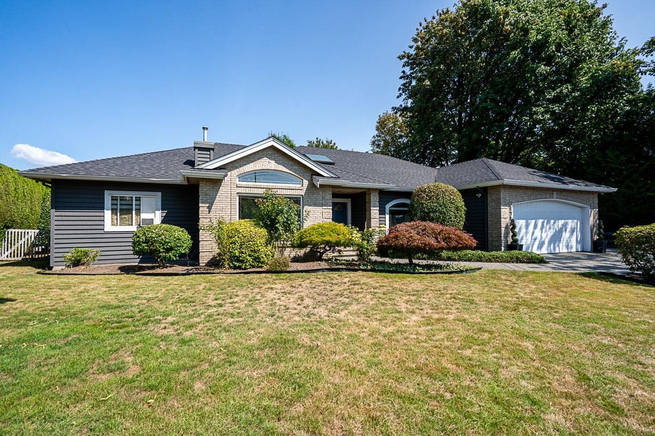 5758 W Kettle Crescent, Surrey, V3S 8R6 — photo 1
