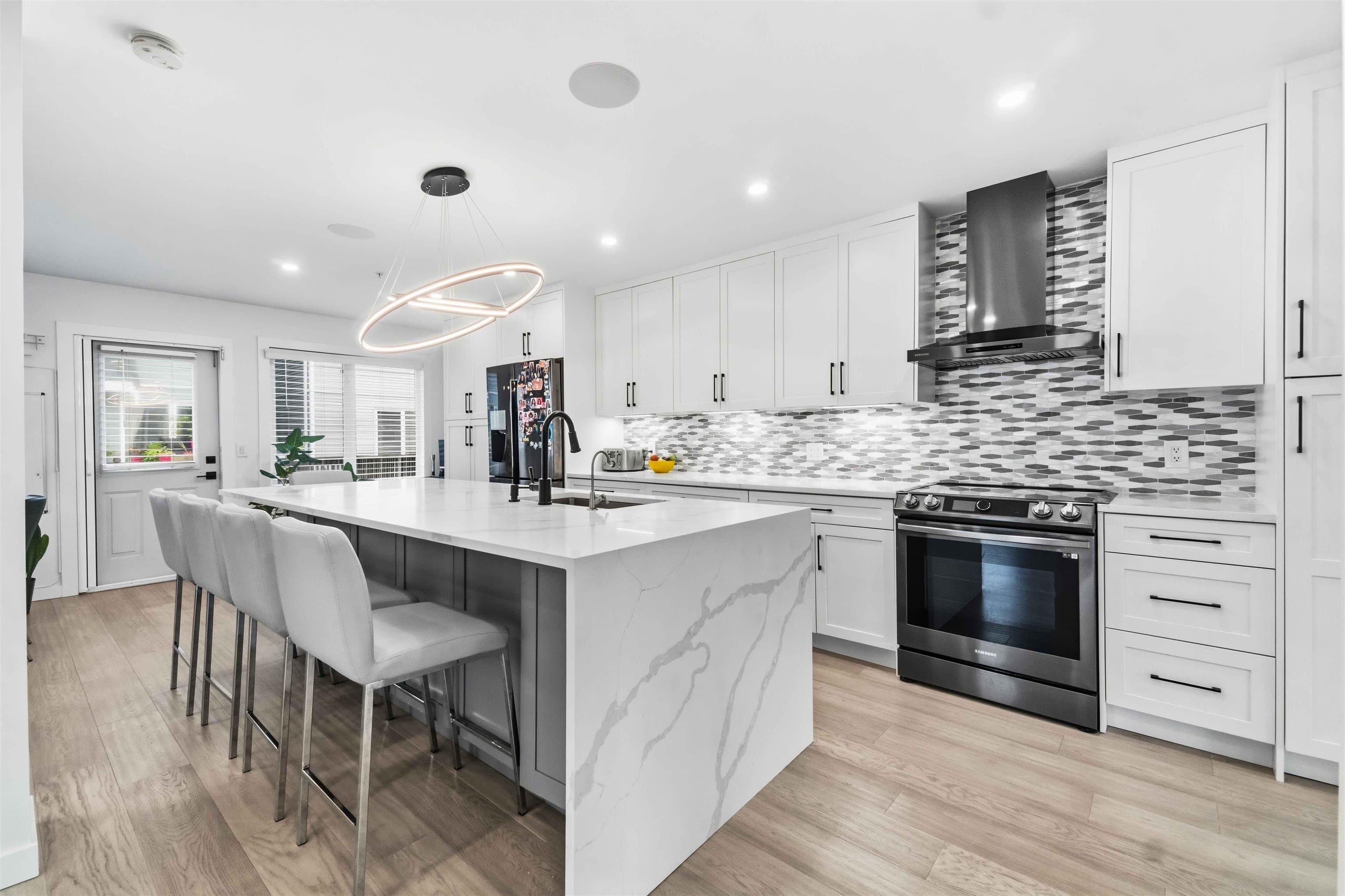313 - 3000 Riverbend Drive, Coquitlam, V3C 6R1 — photo 4