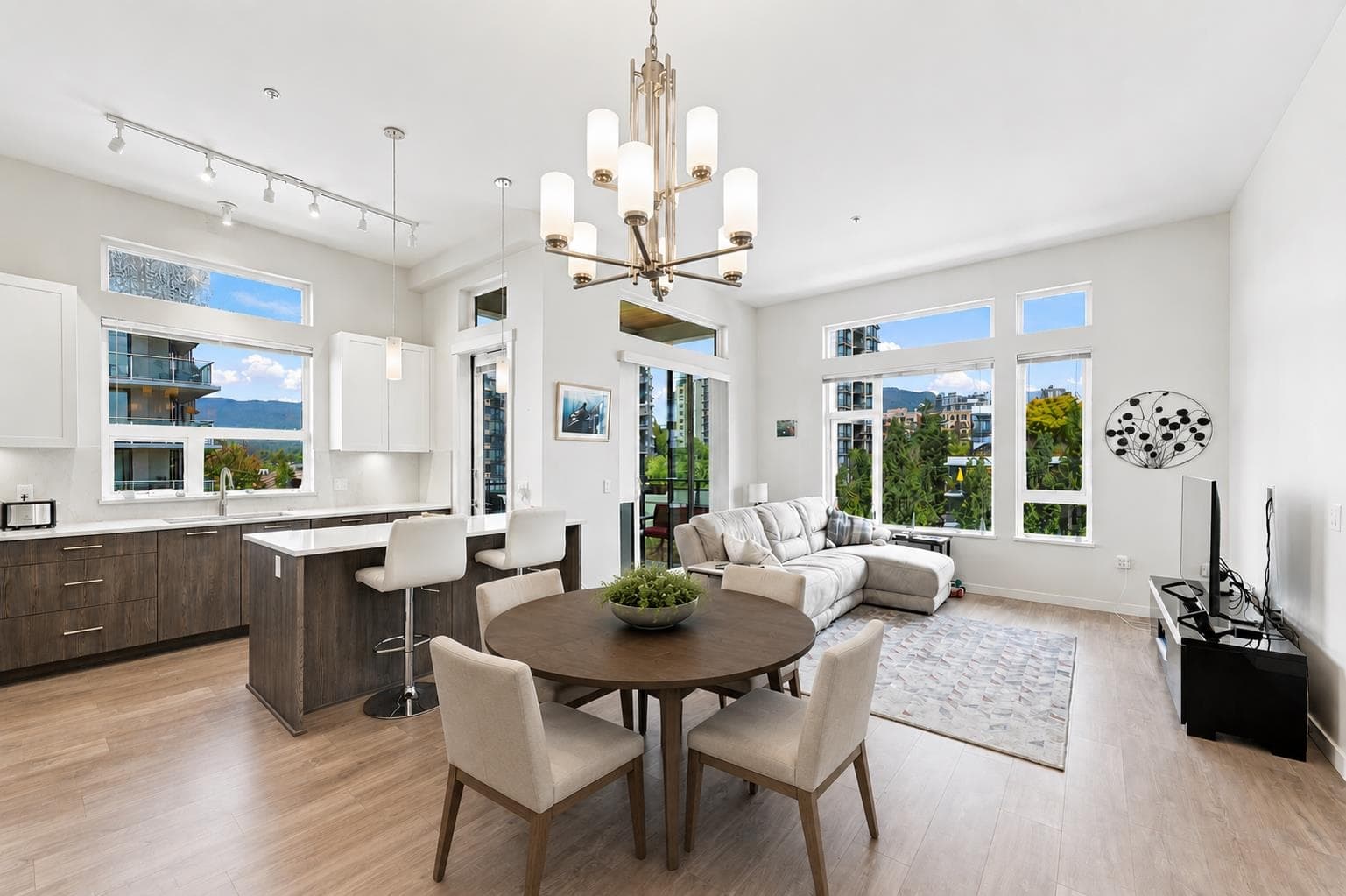 606 - 123 W 1st Street, North Vancouver