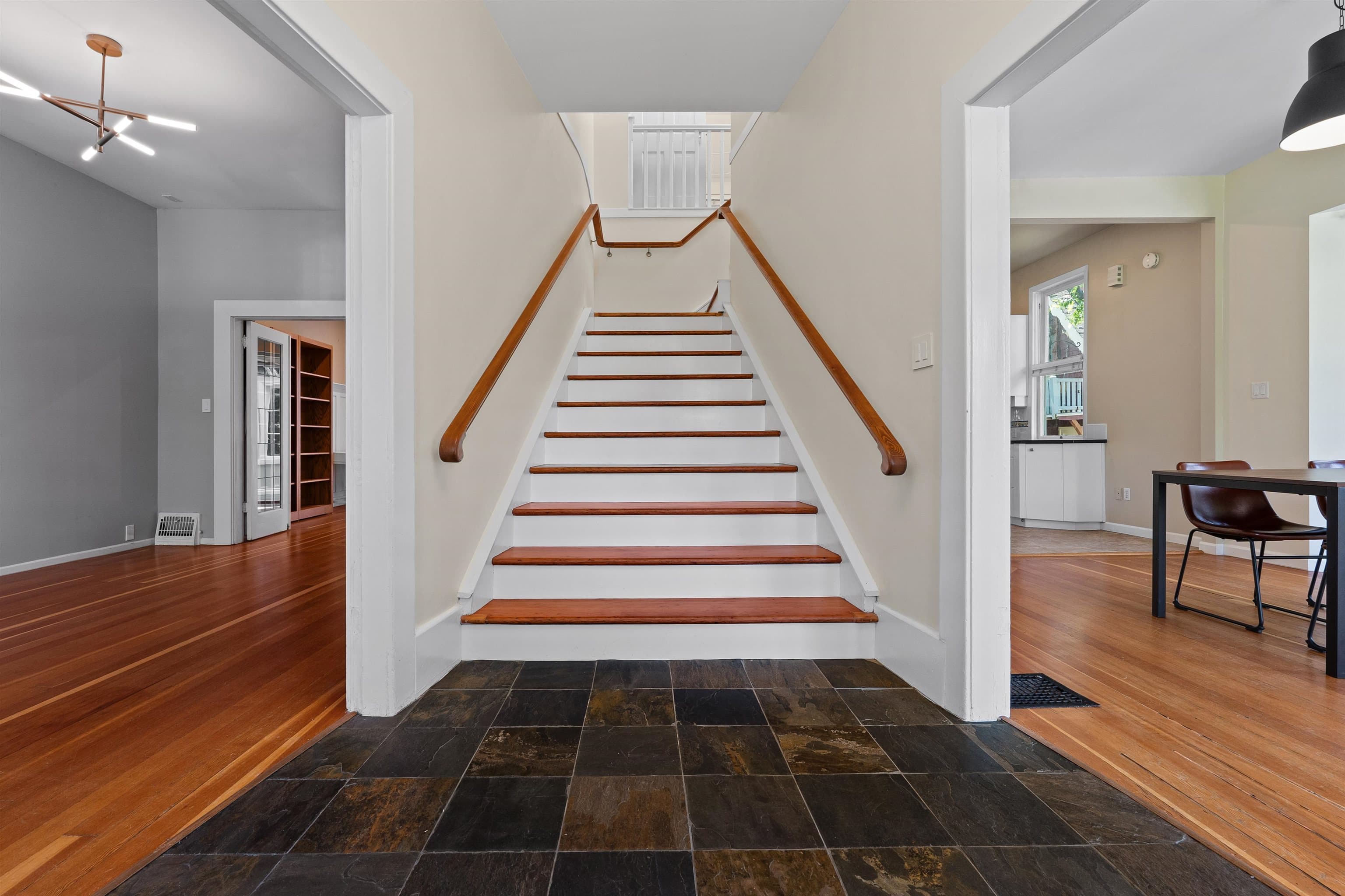 2656 W 3rd Avenue, Vancouver, V6K 1M3 — photo 2