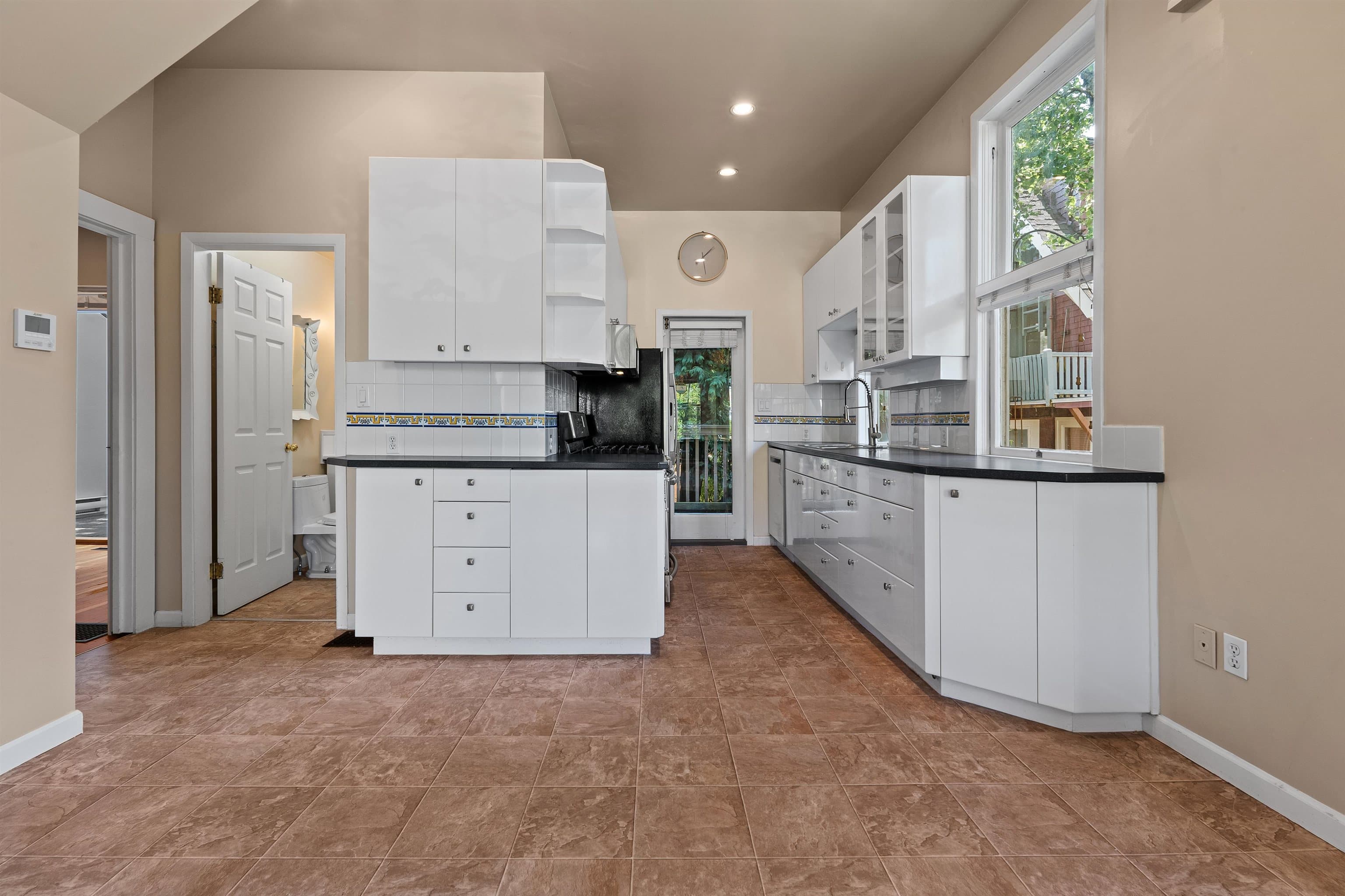 2656 W 3rd Avenue, Vancouver, V6K 1M3 — photo 3