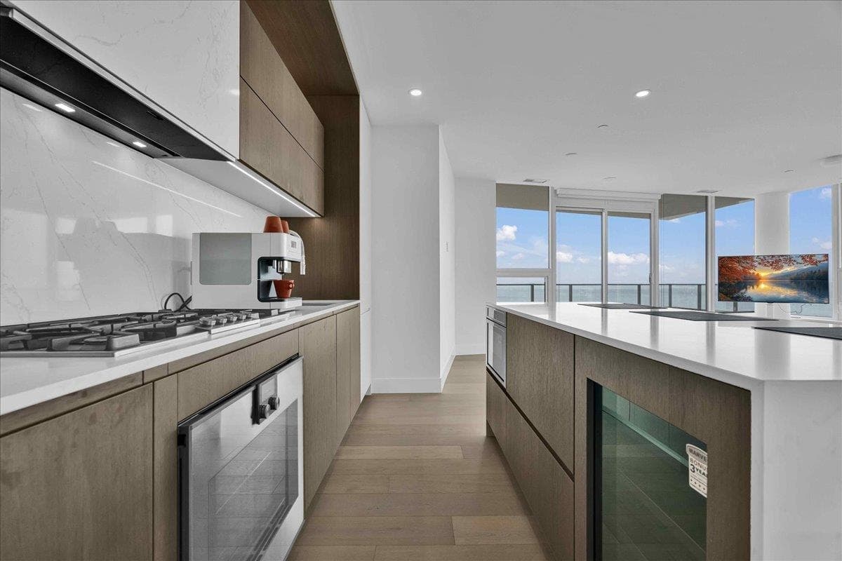 905 - 1342 Johnston Road, White Rock, V4B 3Z2 — photo 3