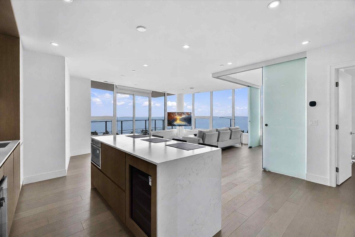 905 - 1342 Johnston Road, White Rock, V4B 3Z2 — photo 4