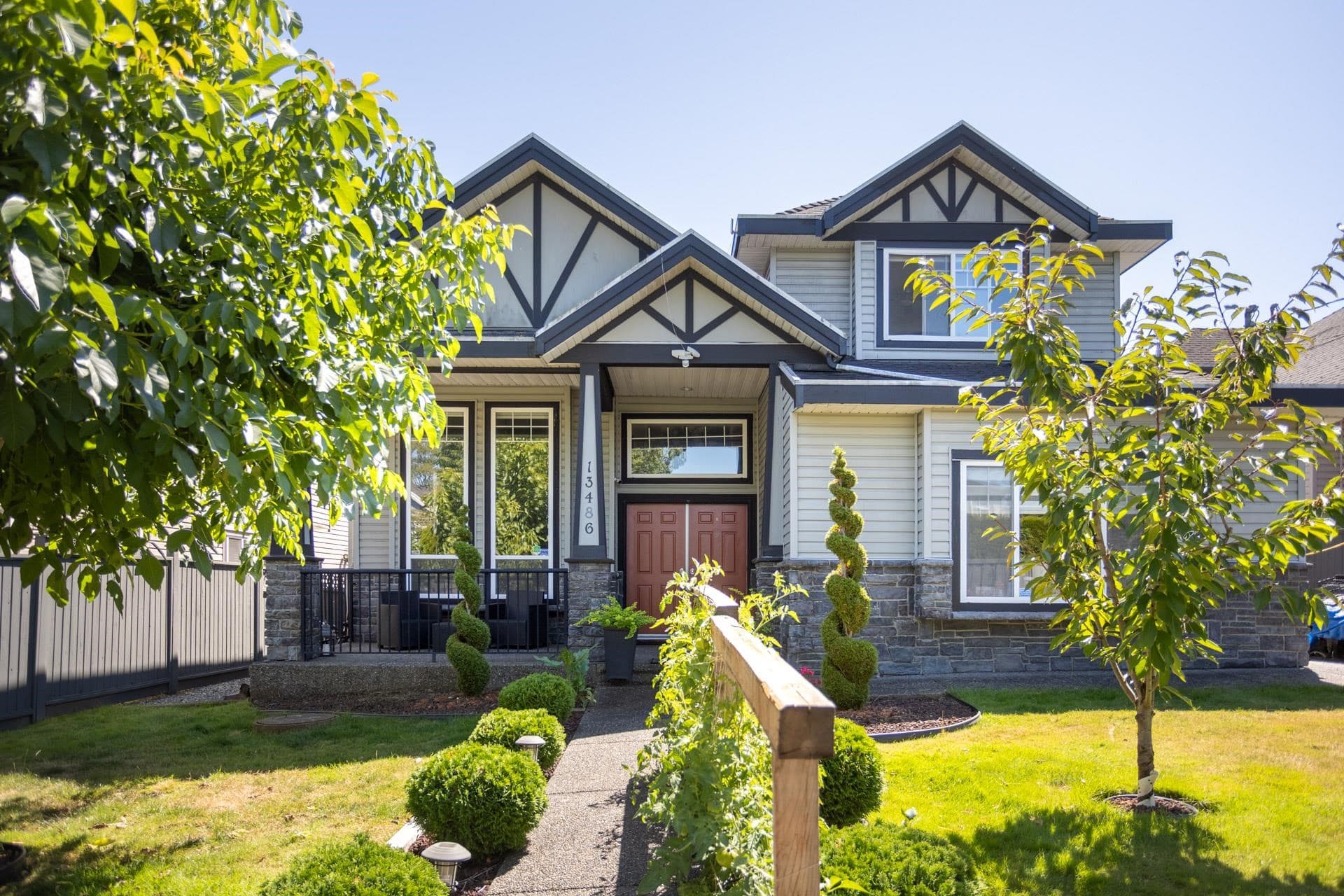 13486 64 Avenue, Surrey, V3W 1Y3 — photo 1
