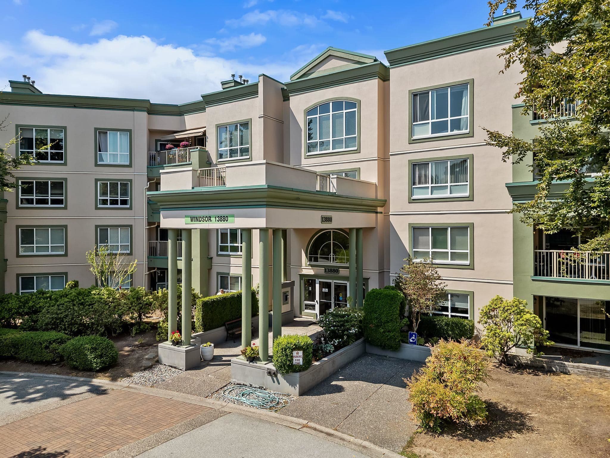 324 - 13880 70 Avenue, Surrey, V3W 0T3 — photo 1