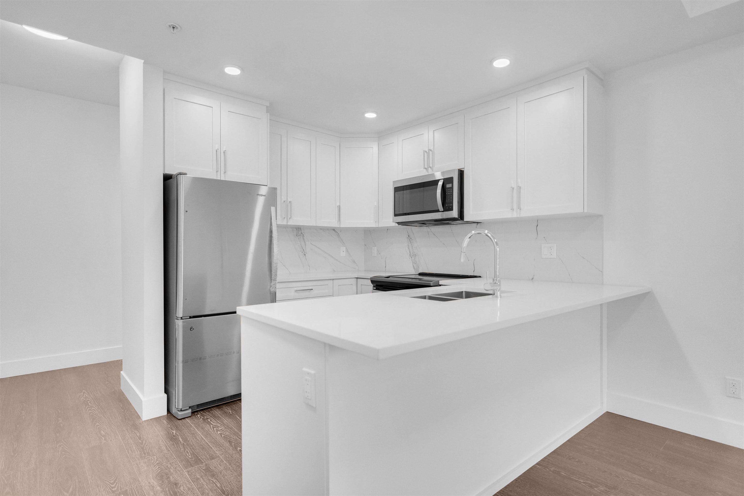 207 - 9983 E Barnston Drive, Surrey, V4N 6T3 — photo 5