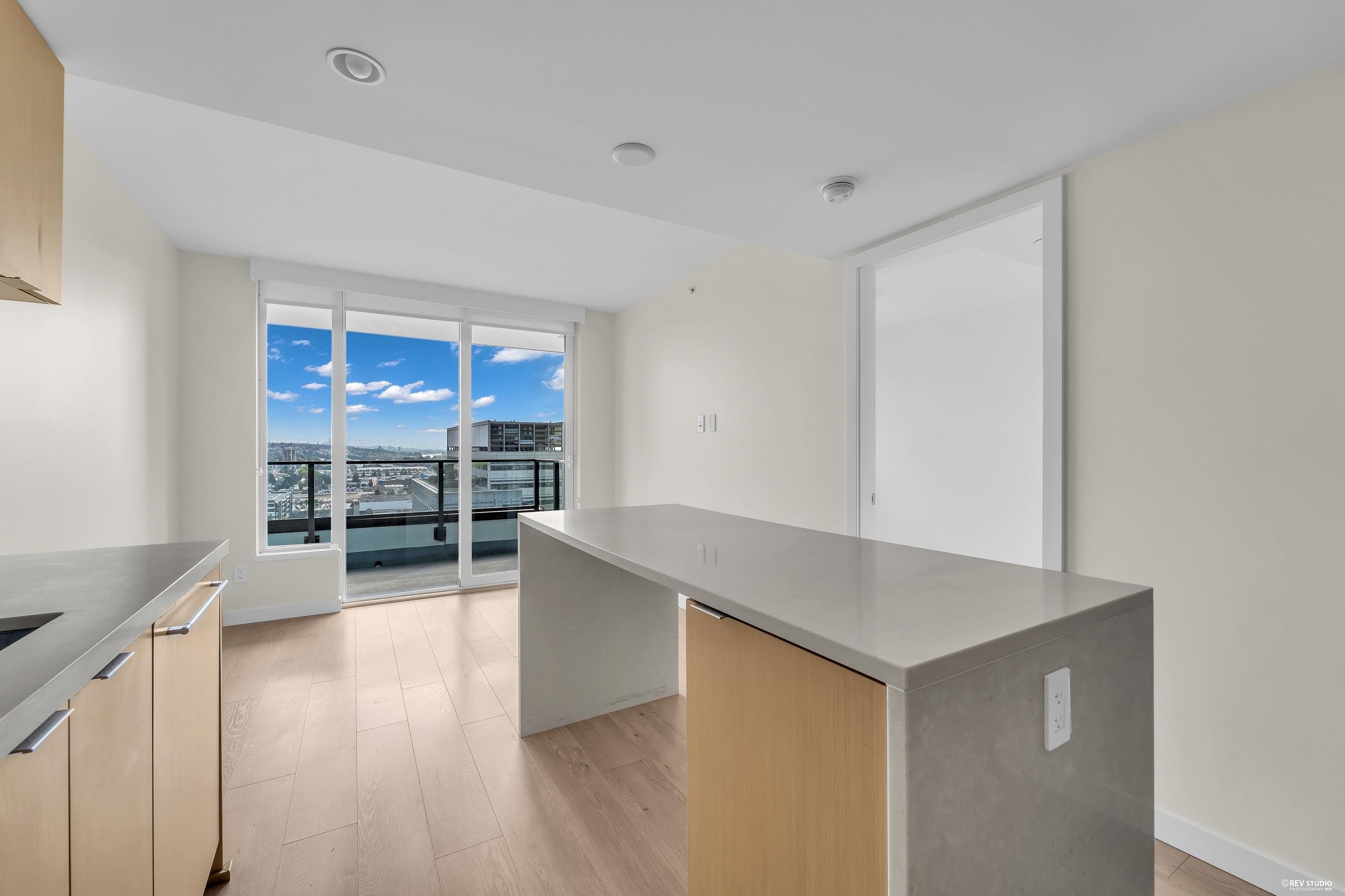 2405 - 8189 Cambie Street, Vancouver, V6P 0G6 — photo 2