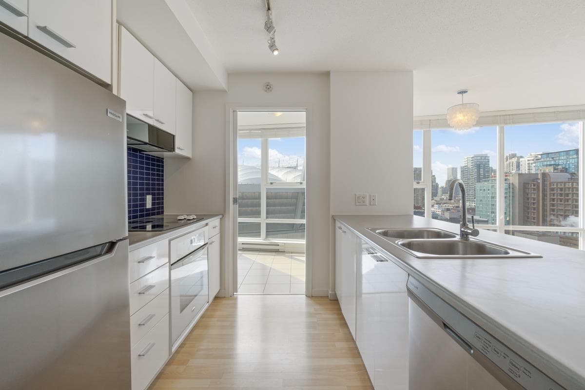 1503 - 111 W Georgia Street, Vancouver, V6E 4M3 — photo 3