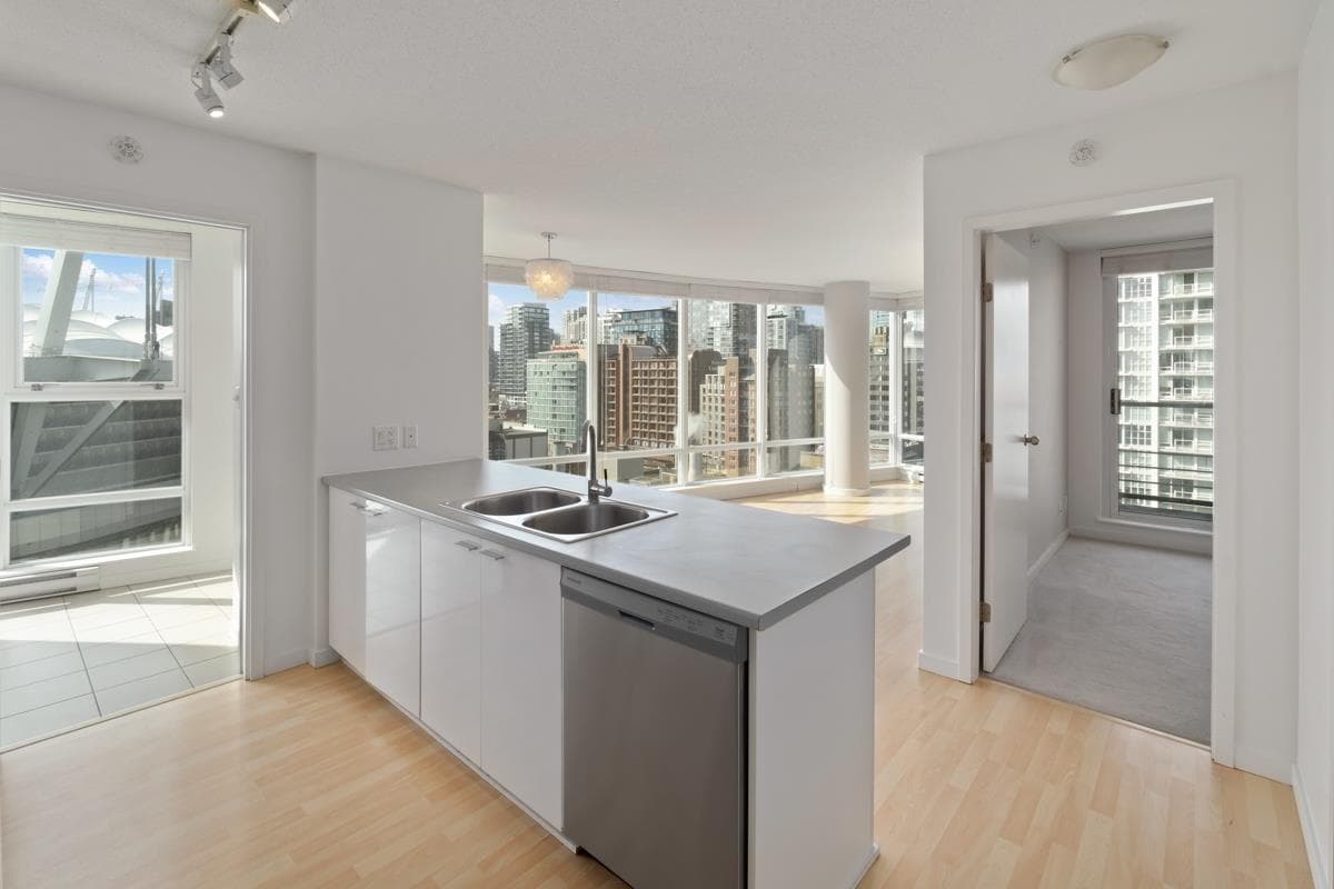 1503 - 111 W Georgia Street, Vancouver