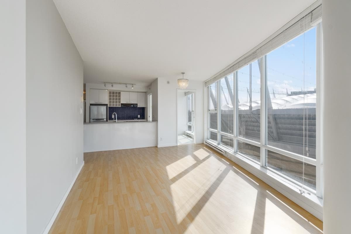 1503 - 111 W Georgia Street, Vancouver, V6E 4M3 — photo 5