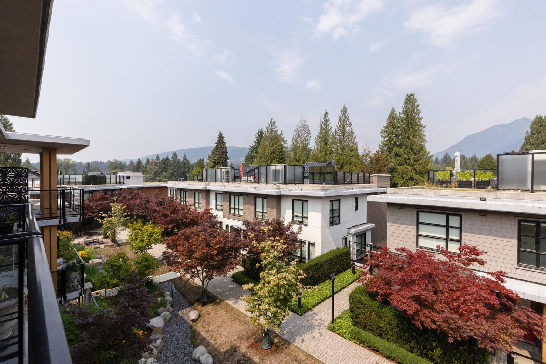 402 - 3220 Connaught Crescent, North Vancouver, V7R 0A5 — photo 1