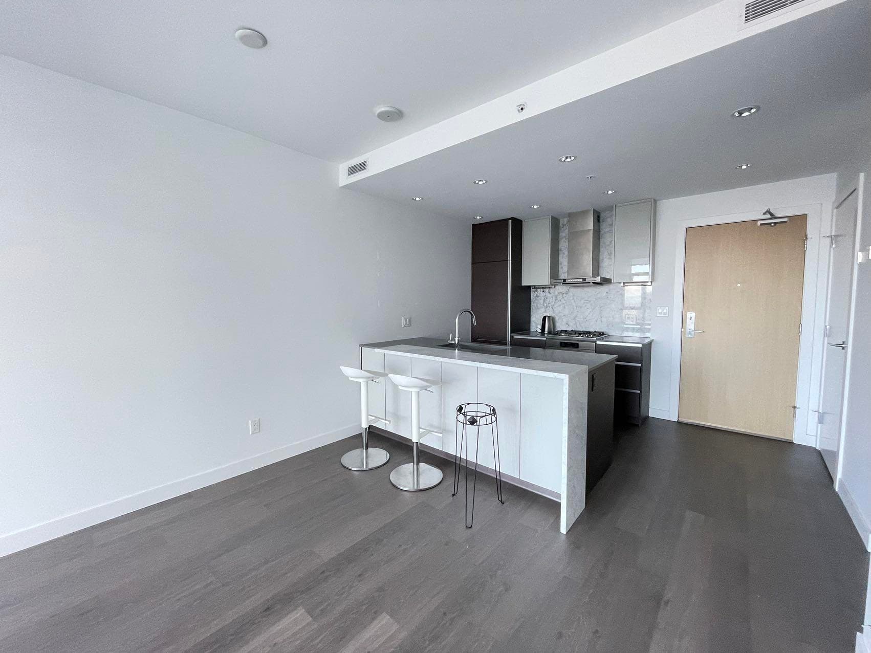 4005 - 4670 Assembly Way, Burnaby, V5H 0H3 — photo 2