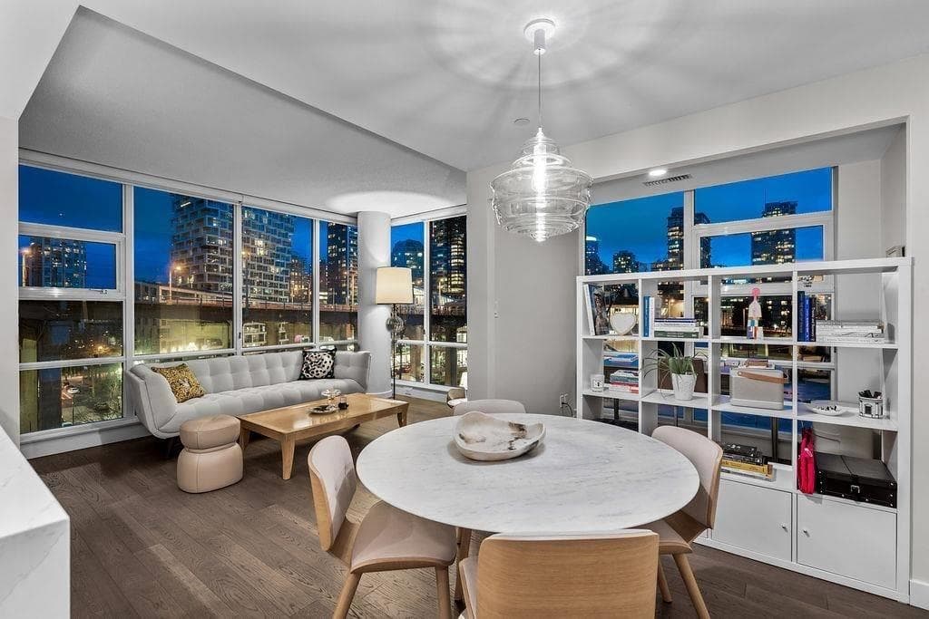 90X - 638 Beach Crescent, Vancouver, V6Z 3H4 — photo 2