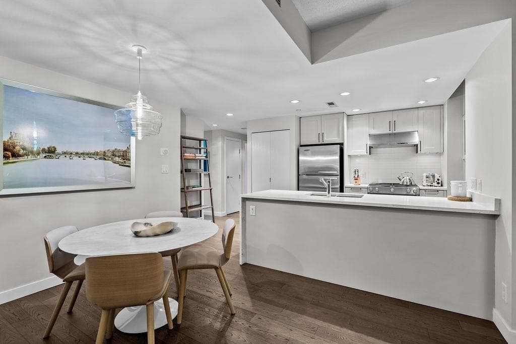 90X - 638 Beach Crescent, Vancouver, V6Z 3H4 — photo 4
