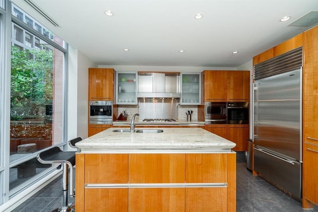 1163 W Cordova Street, Vancouver, V6C 0A1 — photo 4