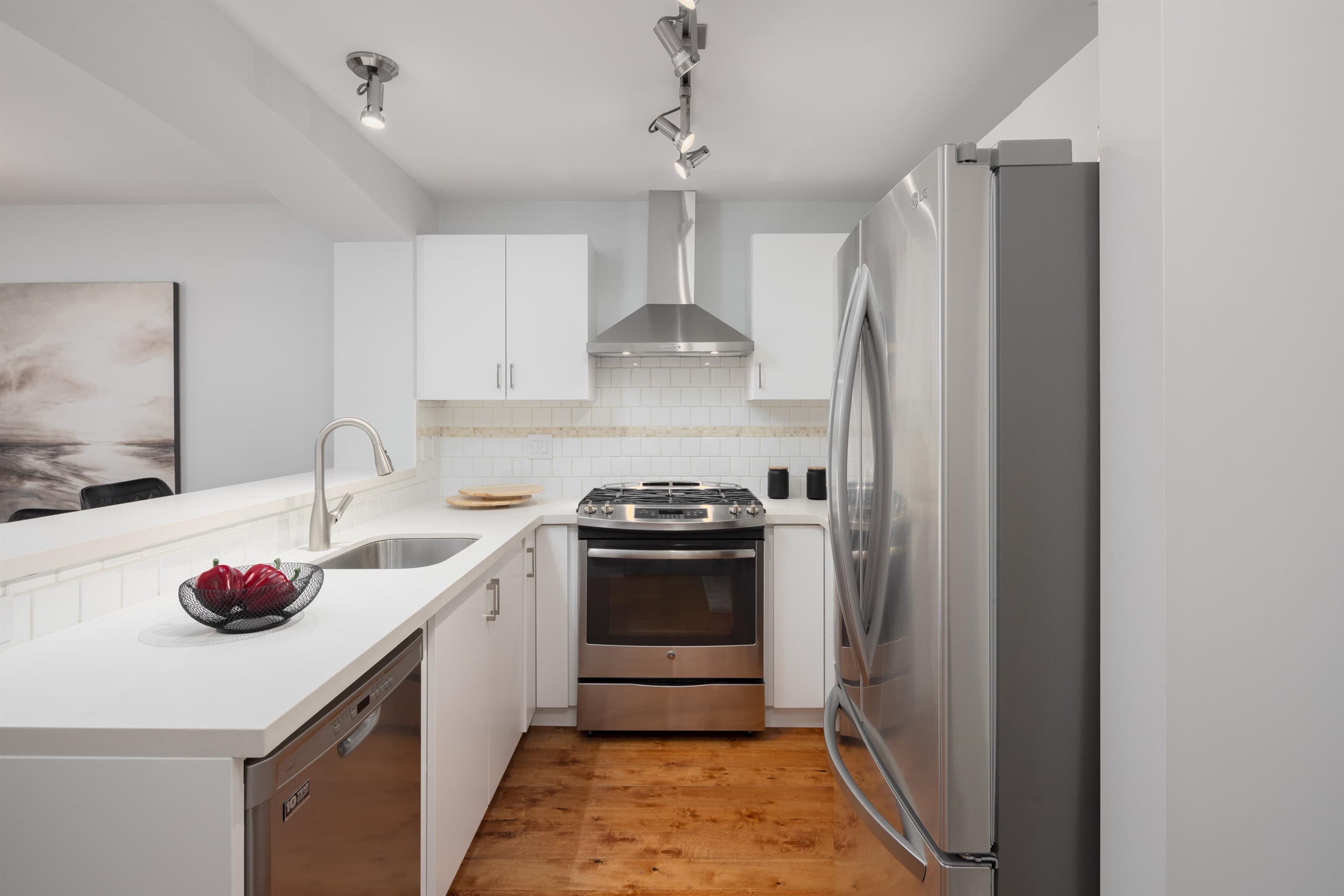 301 - 2958 Silver Springs Boulevard, Coquitlam, V3E 2R9 — photo 2