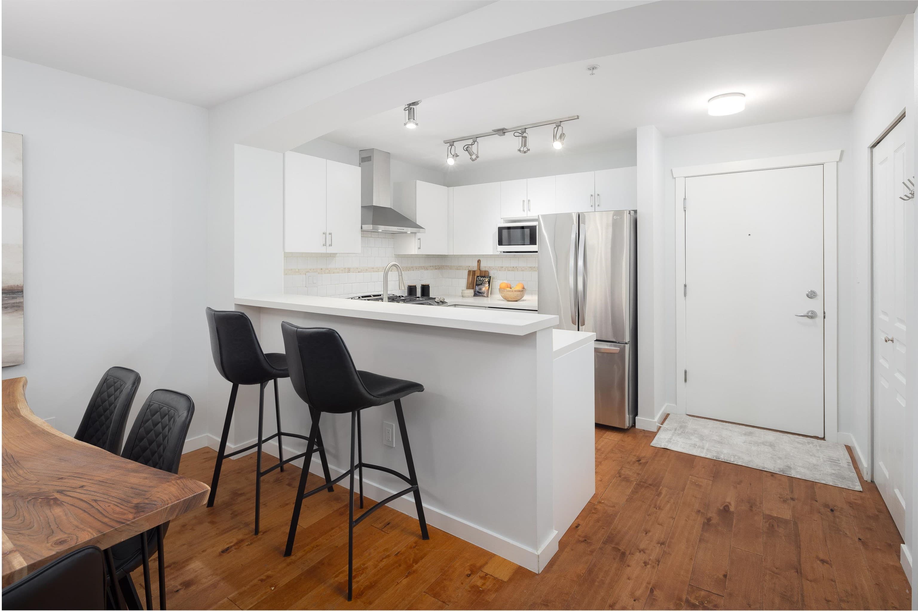 301 - 2958 Silver Springs Boulevard, Coquitlam, V3E 2R9 — photo 3