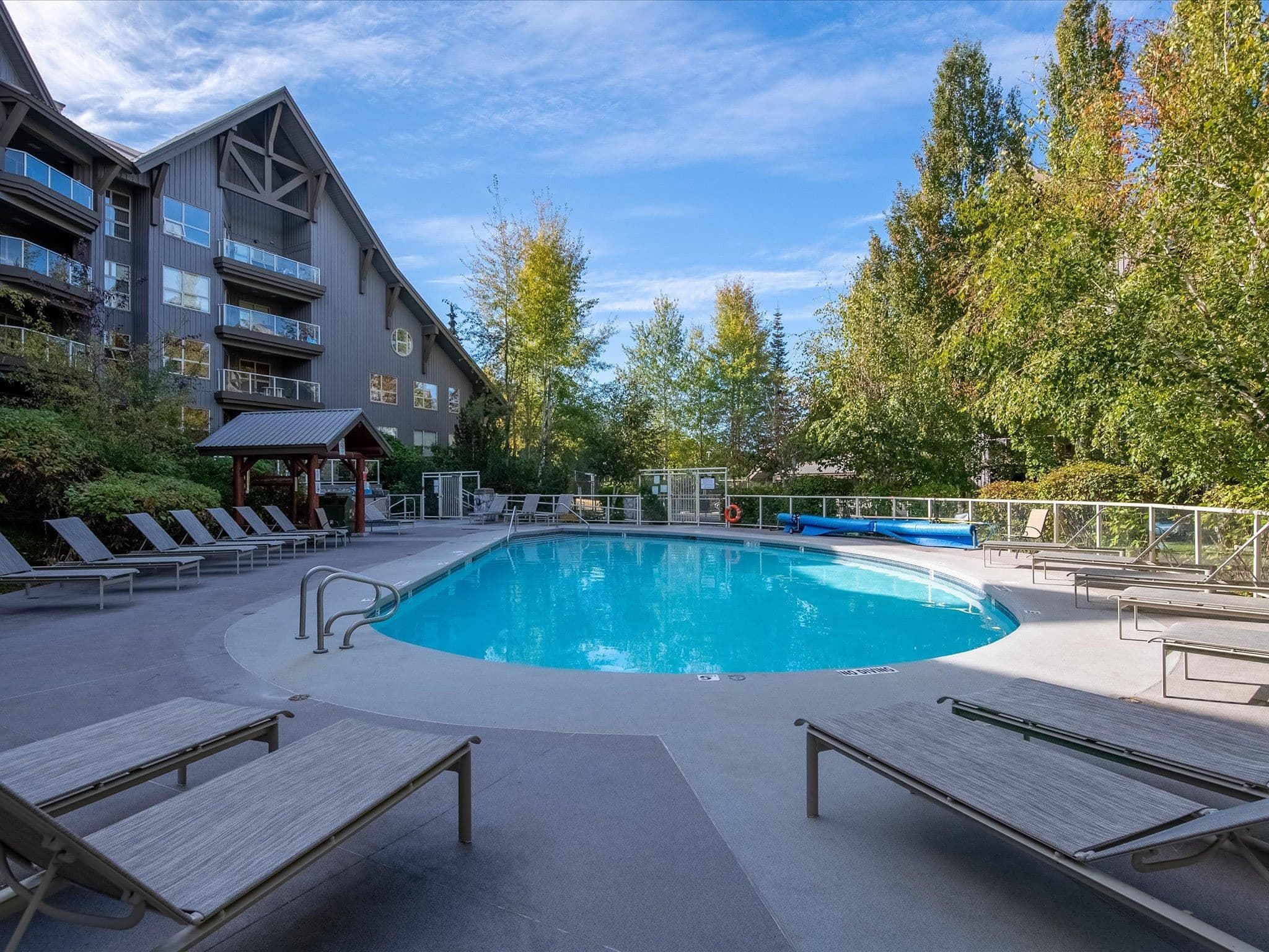 363(39) - 4800 Spearhead Drive, Whistler, V8E 1G1 — photo 2