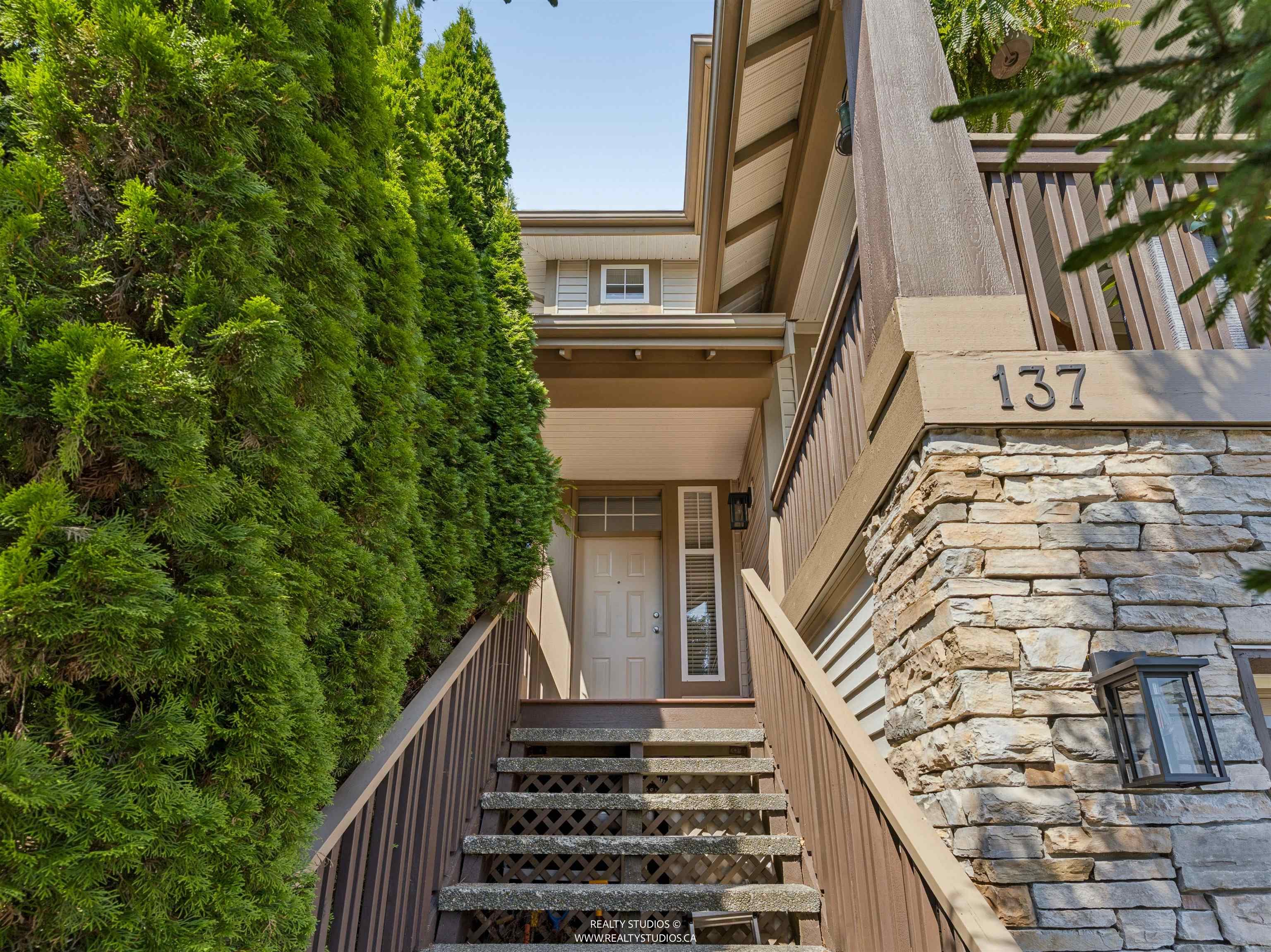 137 Forest Park Way, Port Moody, V3H 5J4 — photo 2