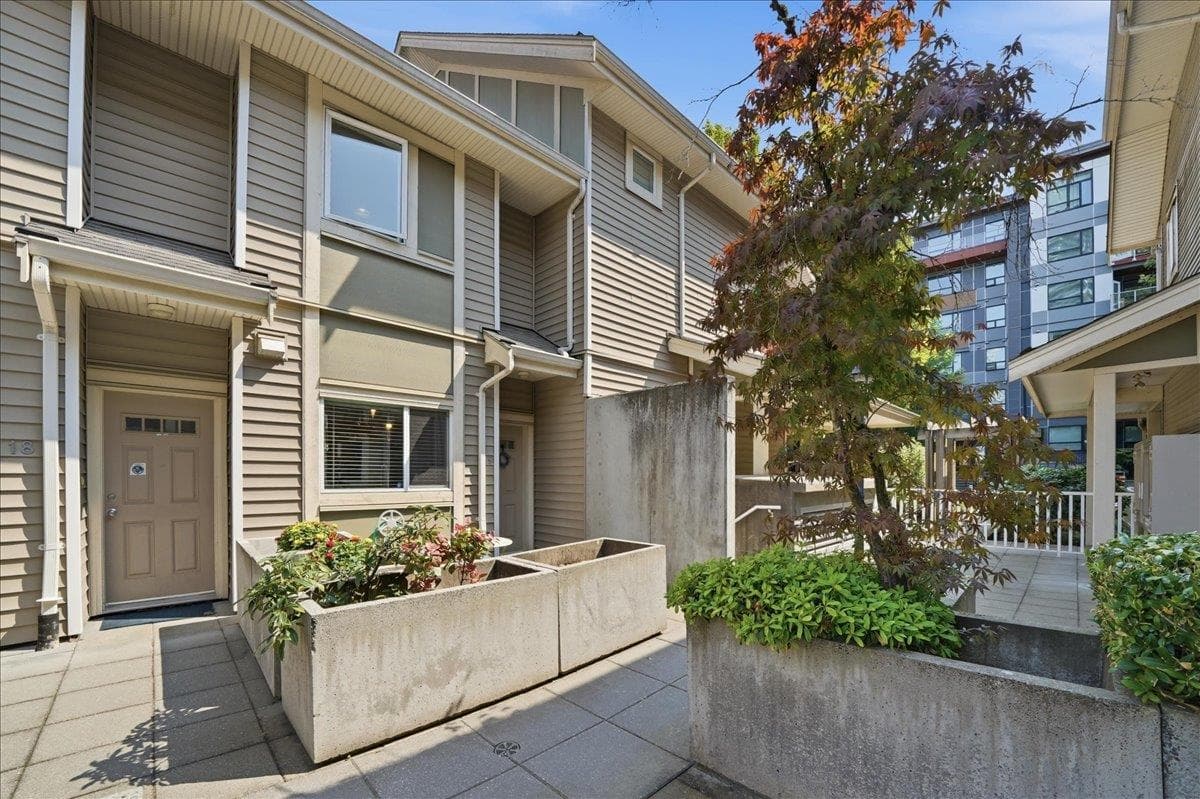 19 - 621 Langside Avenue, Coquitlam, V3J 0A8 — photo 2