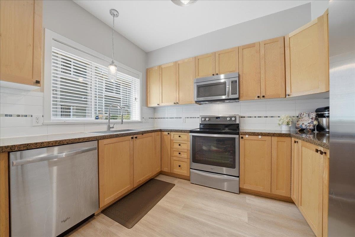 19 - 621 Langside Avenue, Coquitlam, V3J 0A8 — photo 3