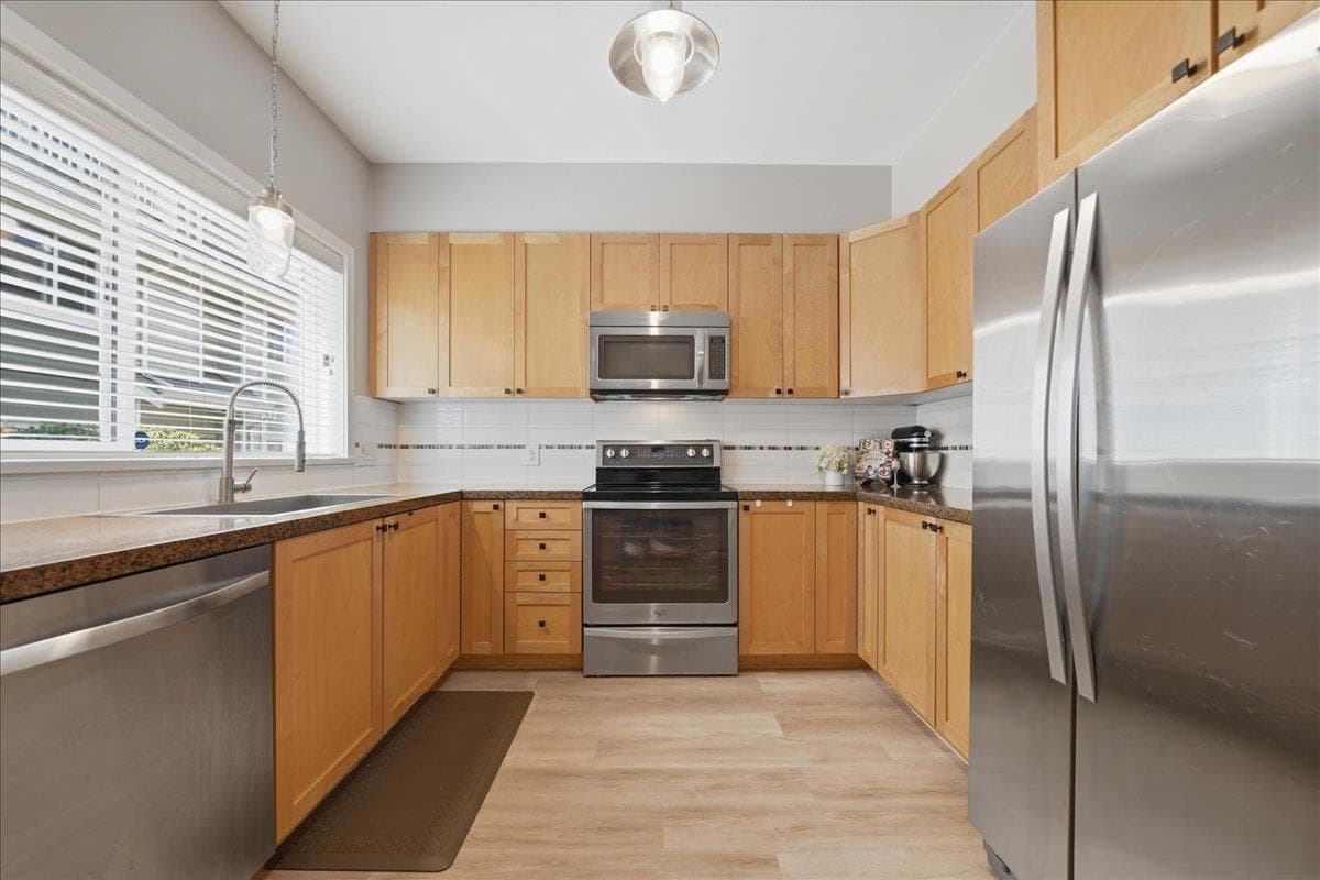 19 - 621 Langside Avenue, Coquitlam, V3J 0A8 — photo 5
