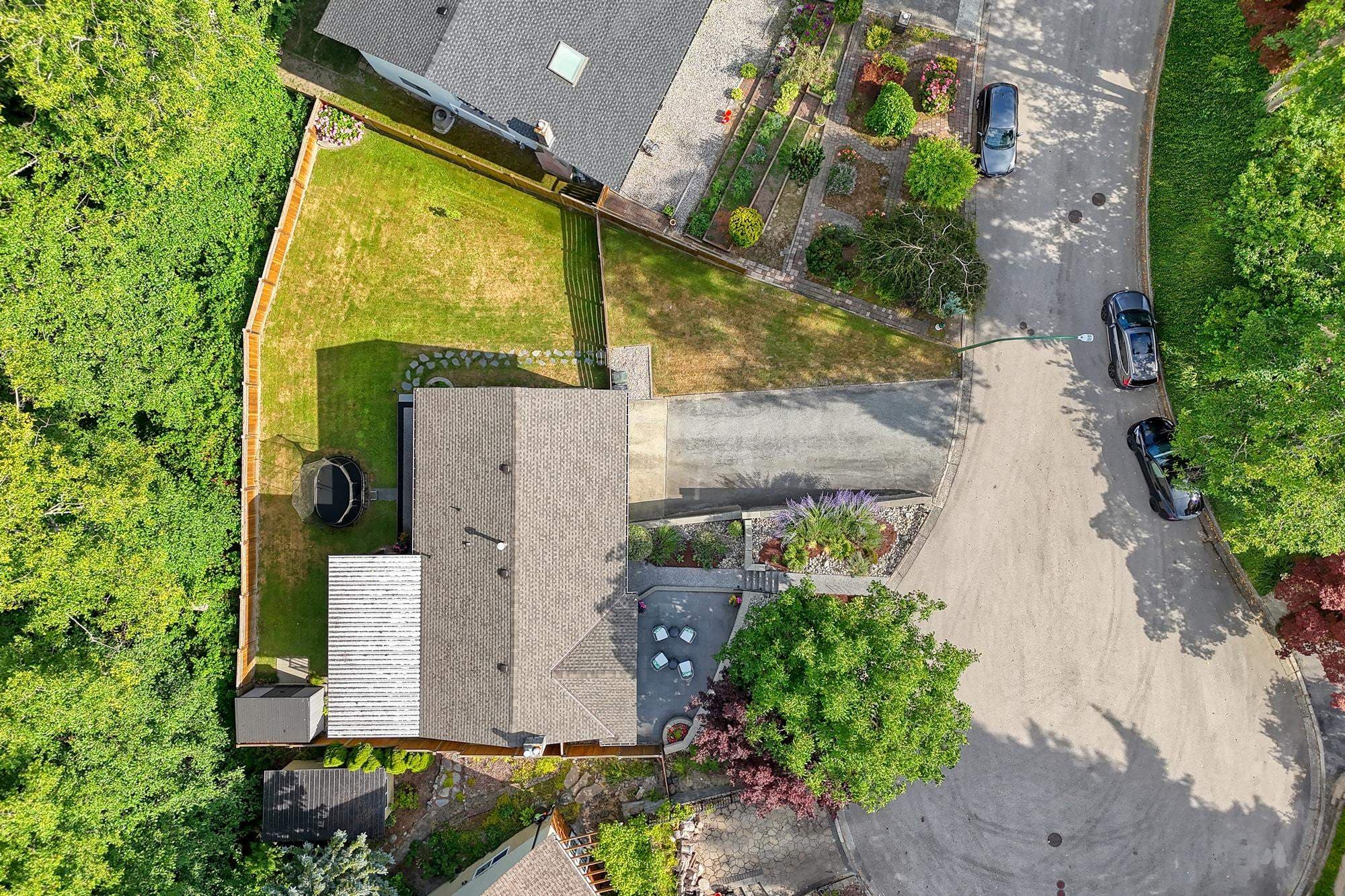 1340 Lorilawn Court, Burnaby, V5B 3N5 — photo 4