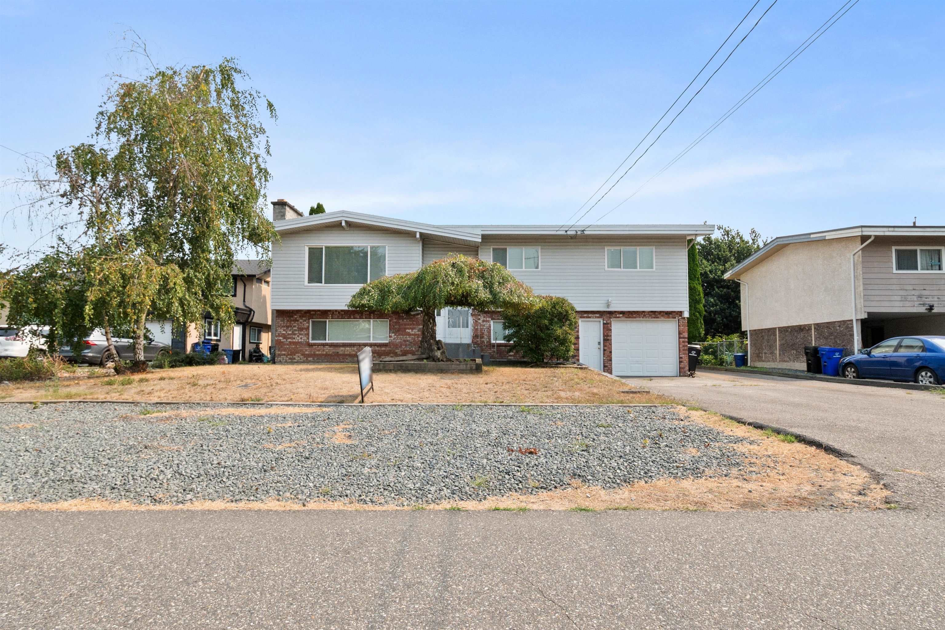 6890 Centennial Drive, Chilliwack, V2R 1J7 — photo 1
