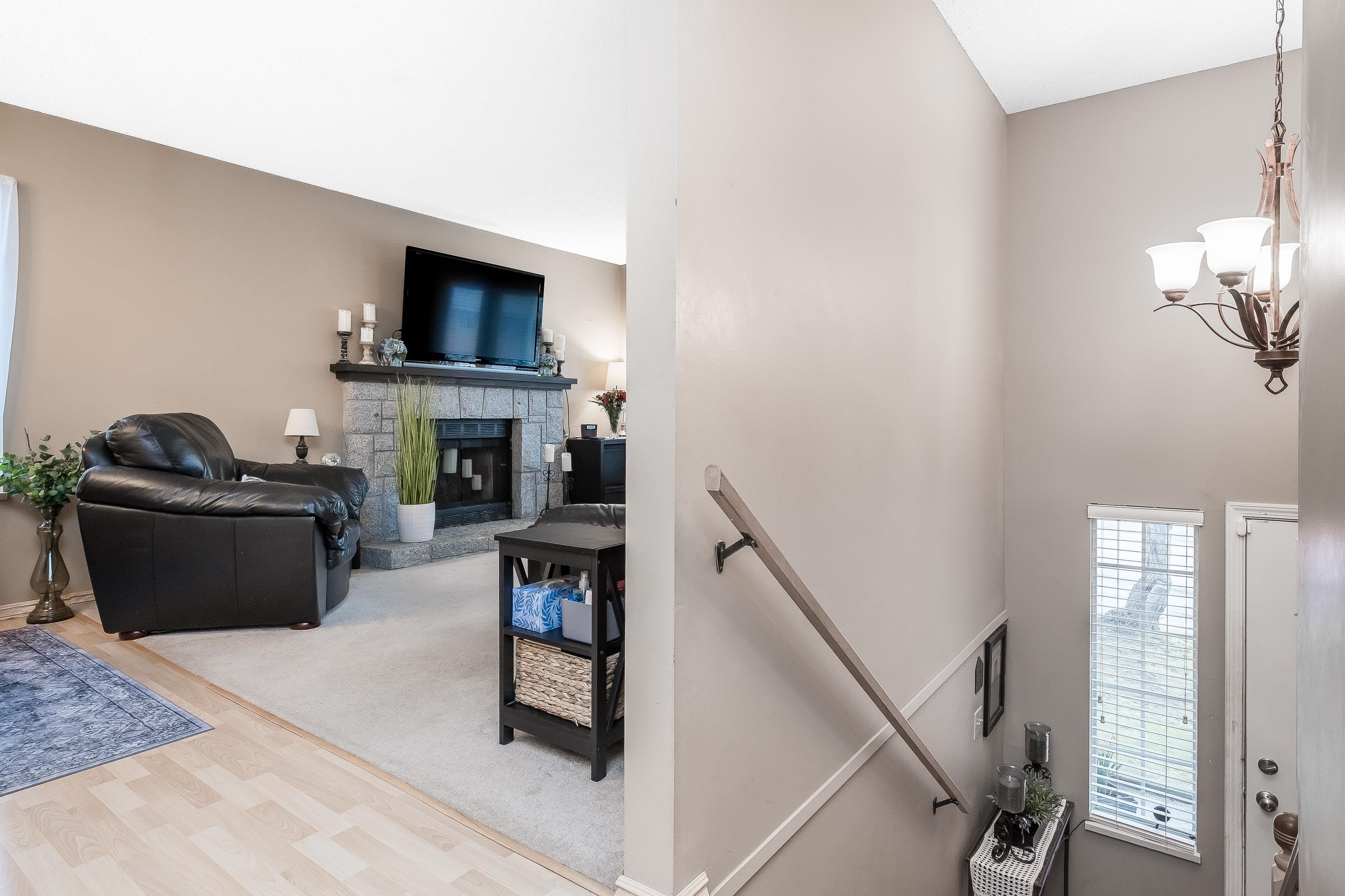 8062 138 Street, Surrey, V3W 8P9 — photo 2