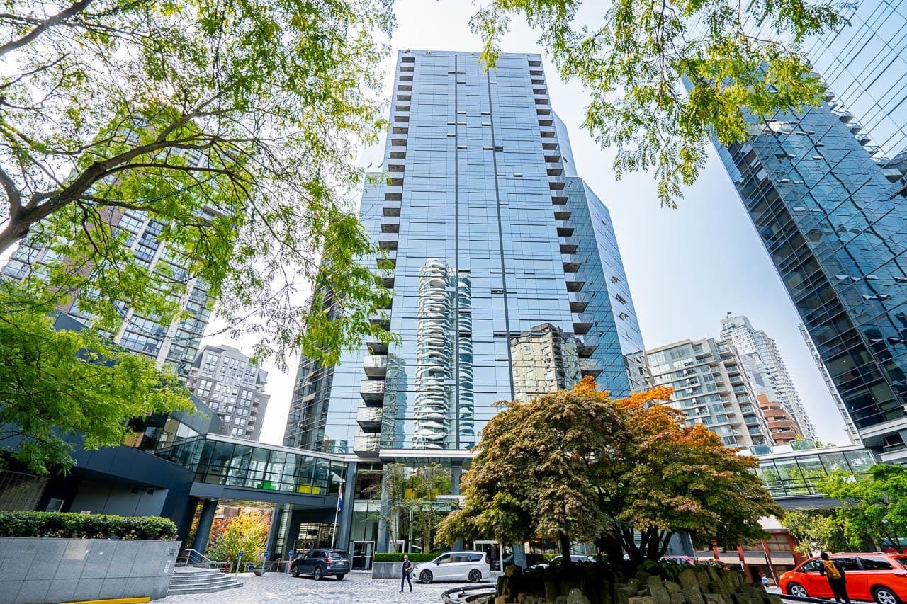 1907 - 1050 Burrard Street, Vancouver, V6Z 2S3 — photo 1