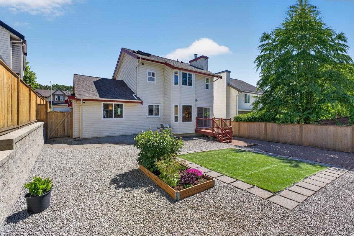 290 Santiago Street, Coquitlam, V3K 6R3 — photo 3