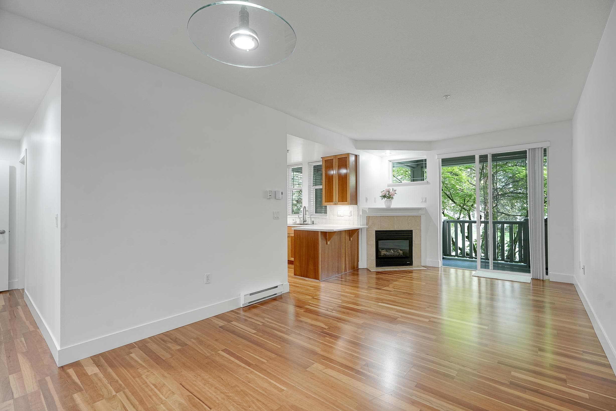 211 - 15350 16a Avenue, Surrey, V4A 1S9 — photo 4