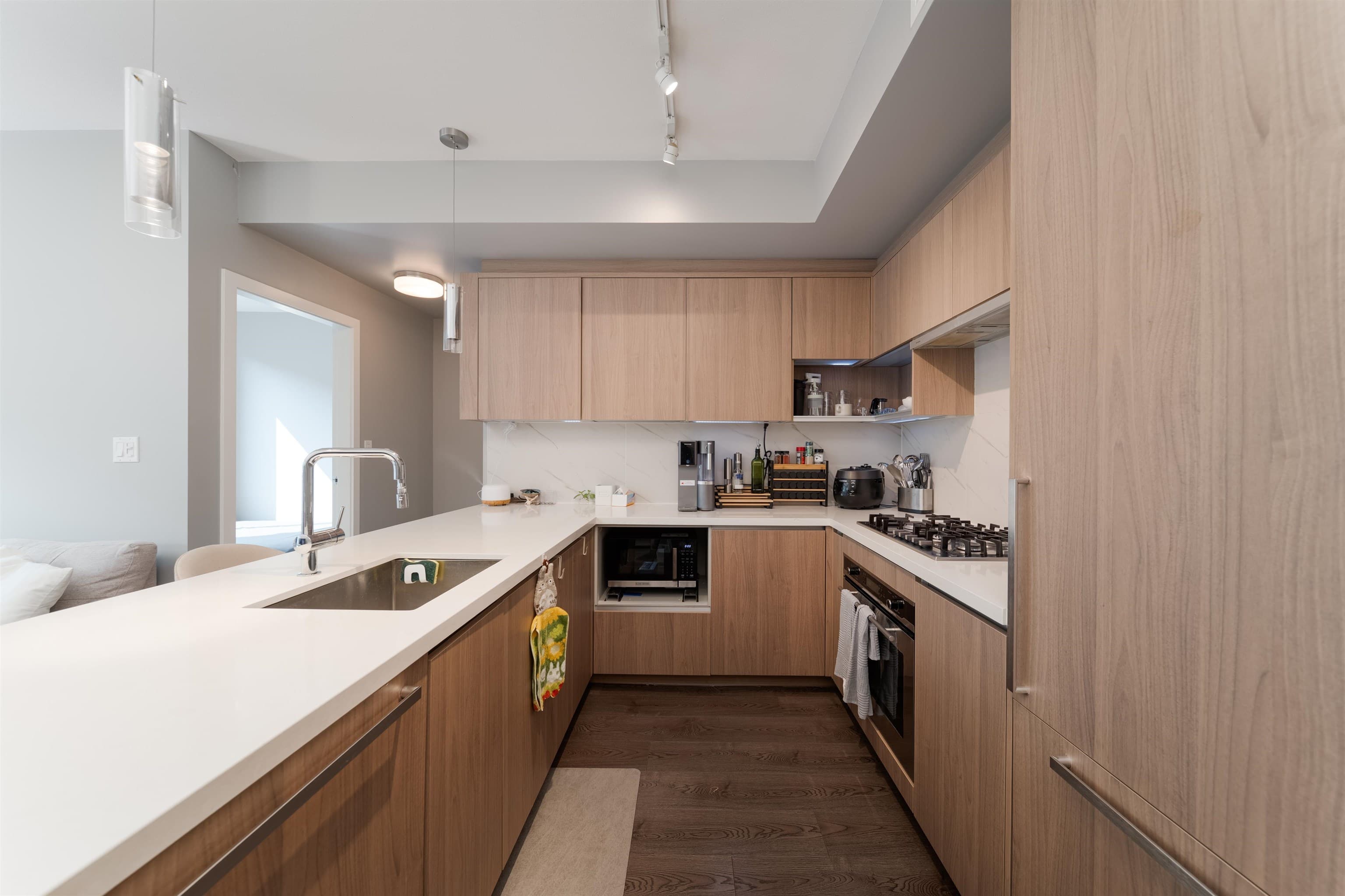 210 - 9333 Tomicki Avenue, Richmond, V6X 0L4 — photo 1